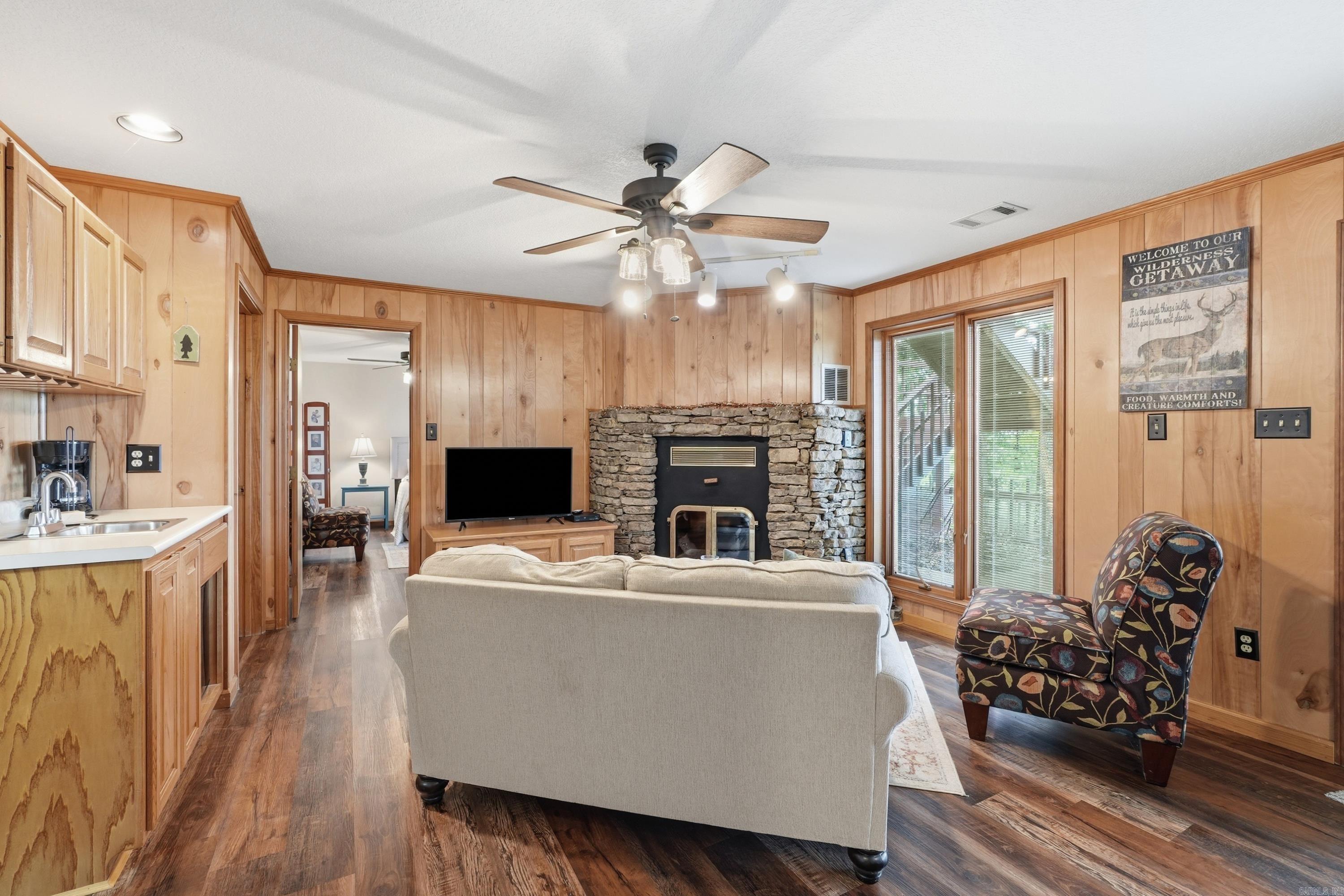 237 Pine Hill  Fairfield Bay, AR