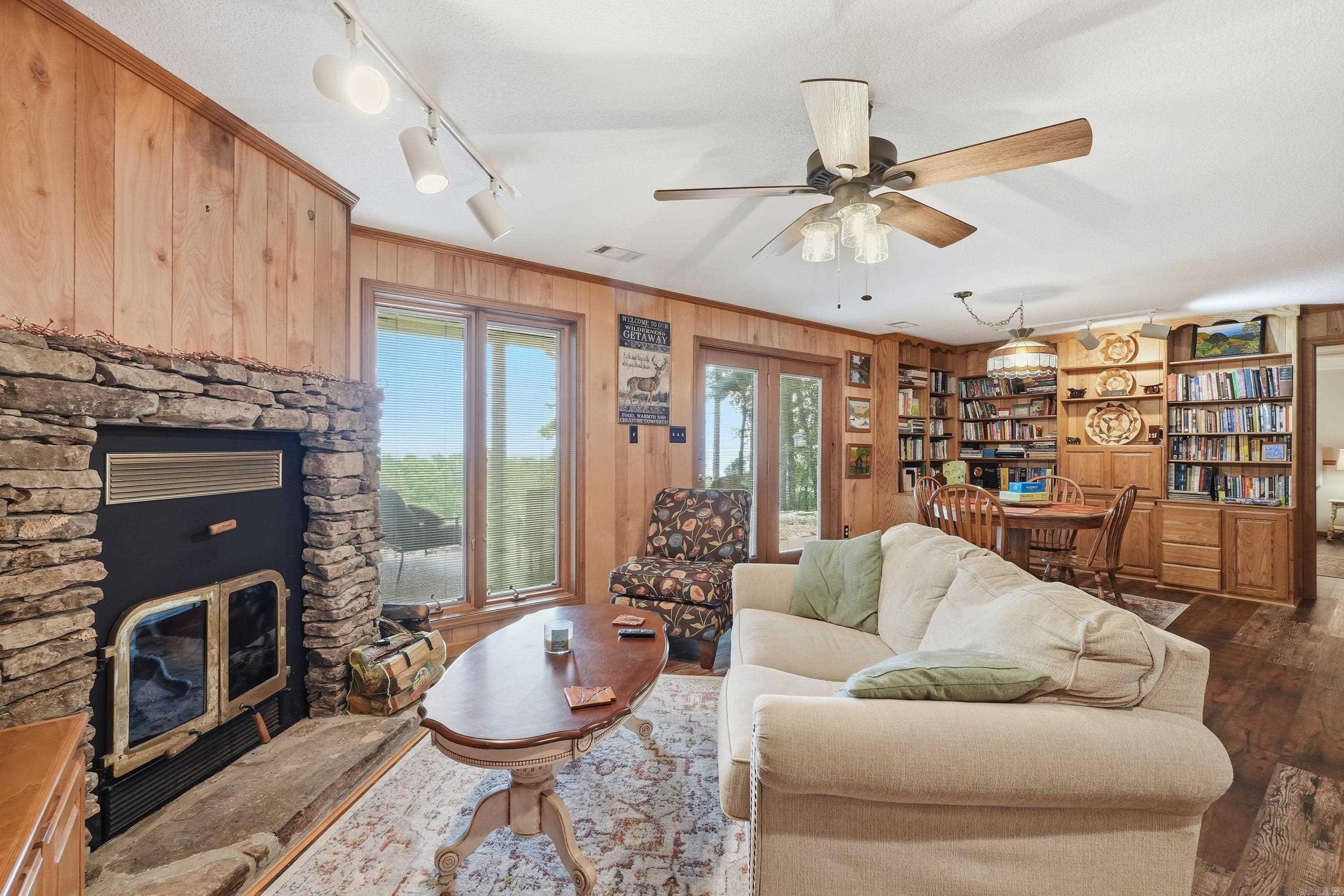 237 Pine Hill  Fairfield Bay, AR