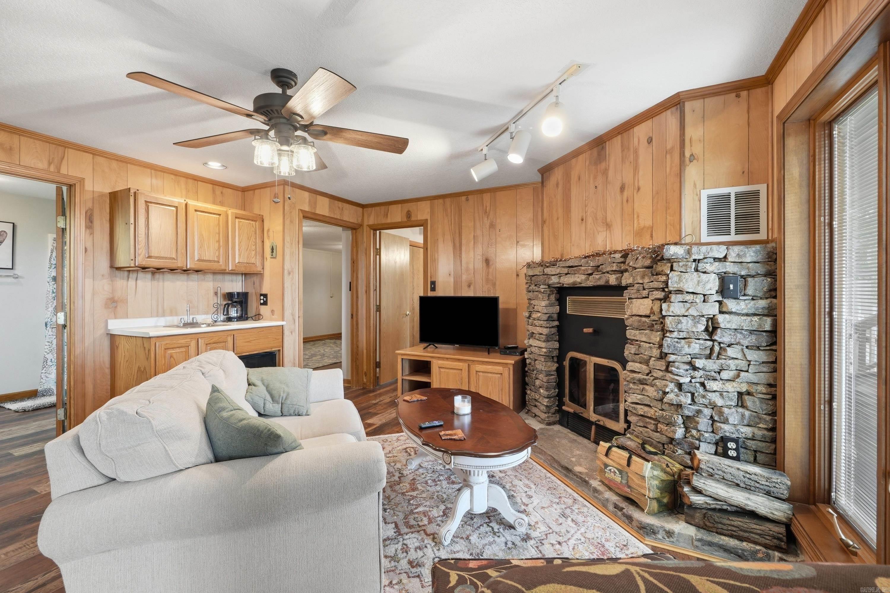 237 Pine Hill  Fairfield Bay, AR