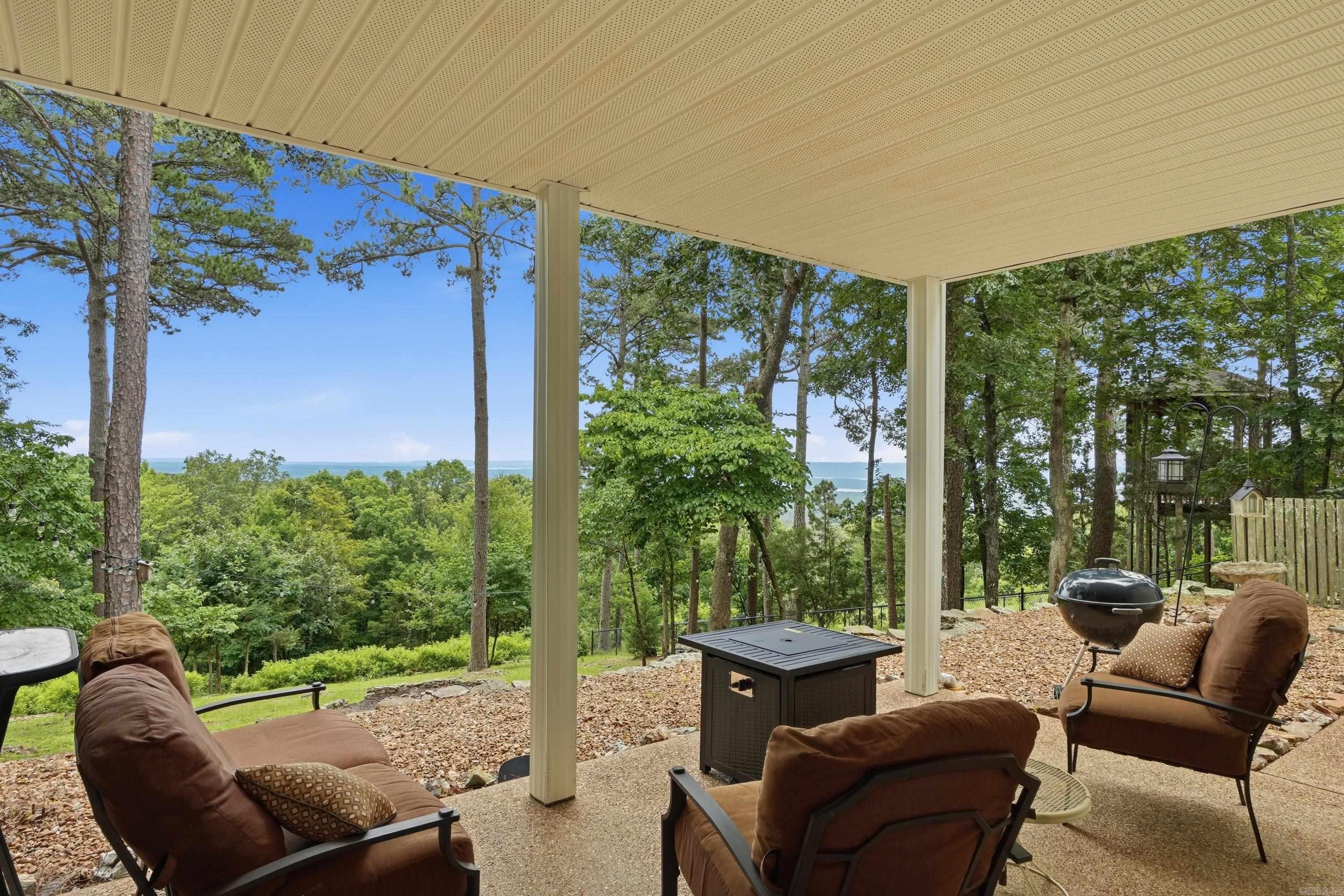 237 Pine Hill  Fairfield Bay, AR