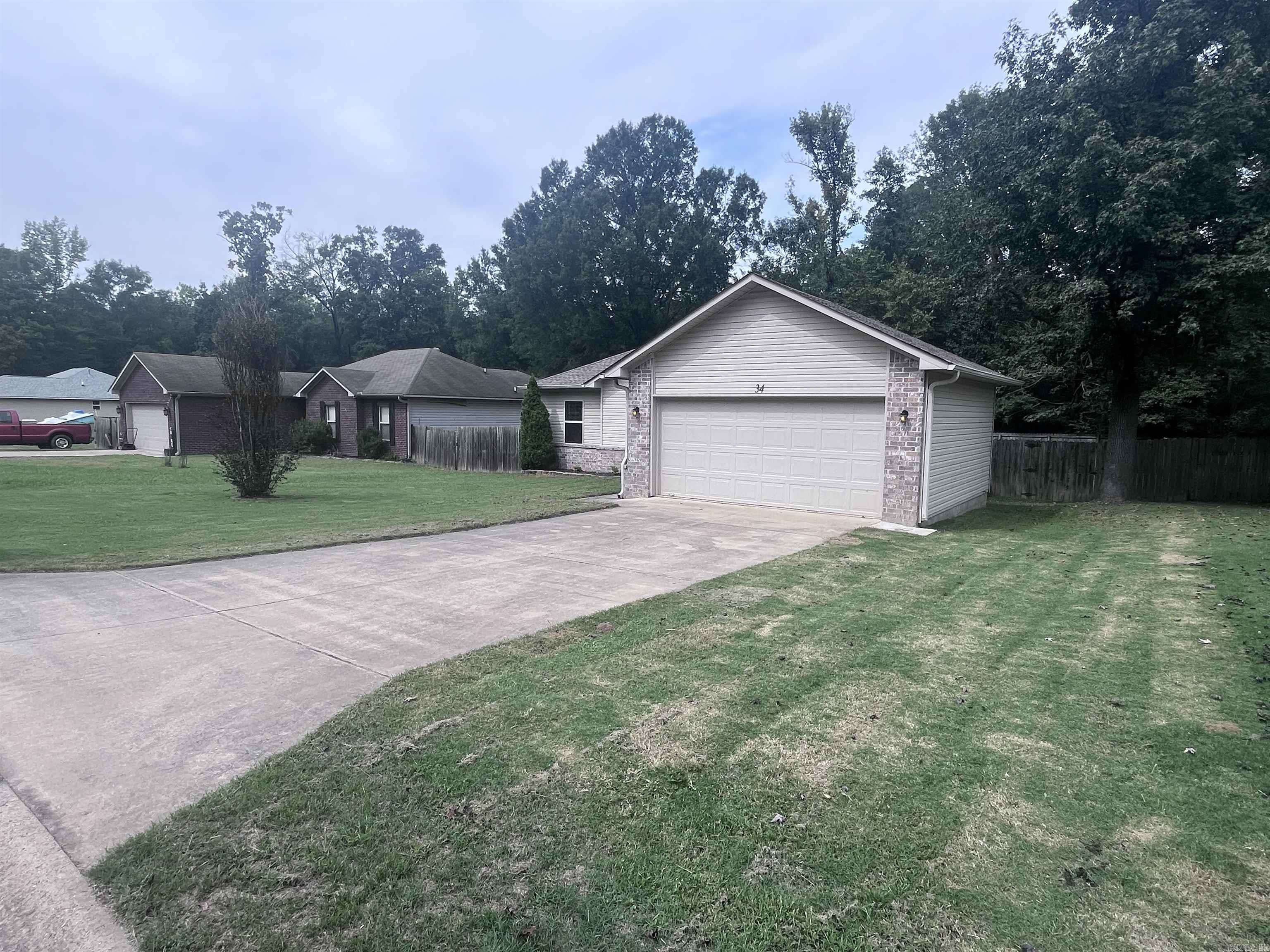 34 Shamsie  Ward, AR