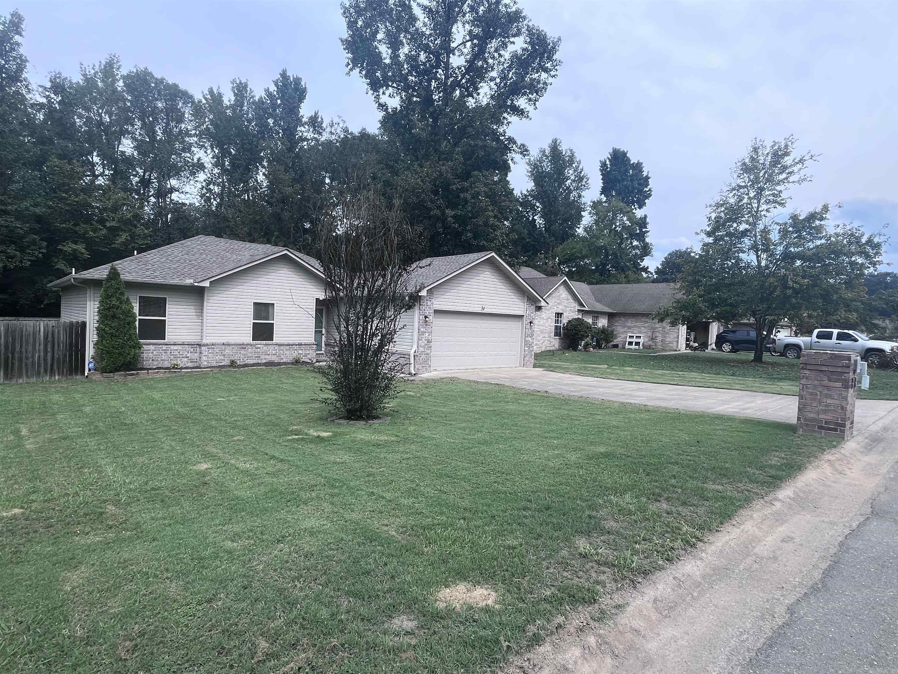34 Shamsie  Ward, AR