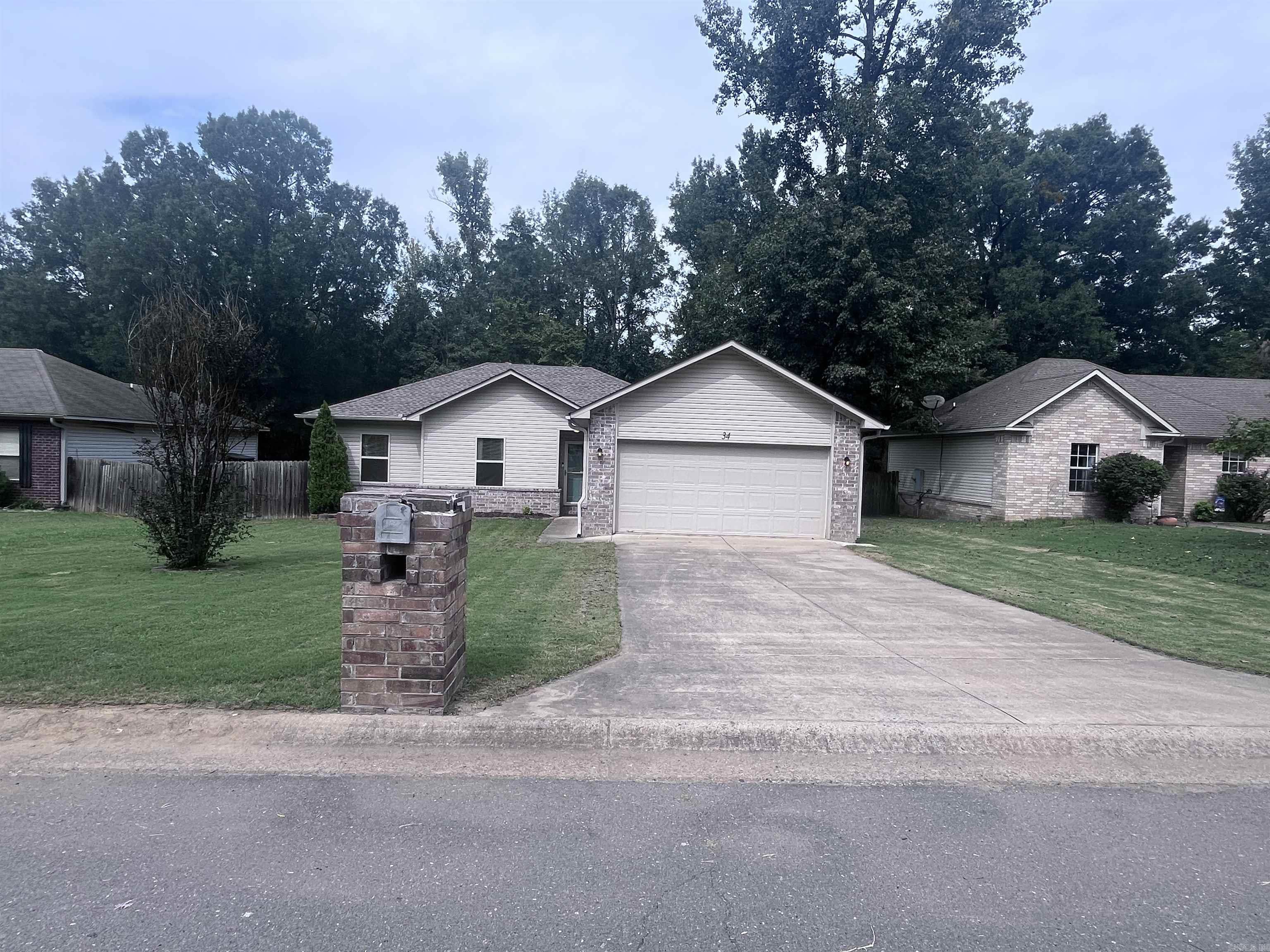34 Shamsie  Ward, AR