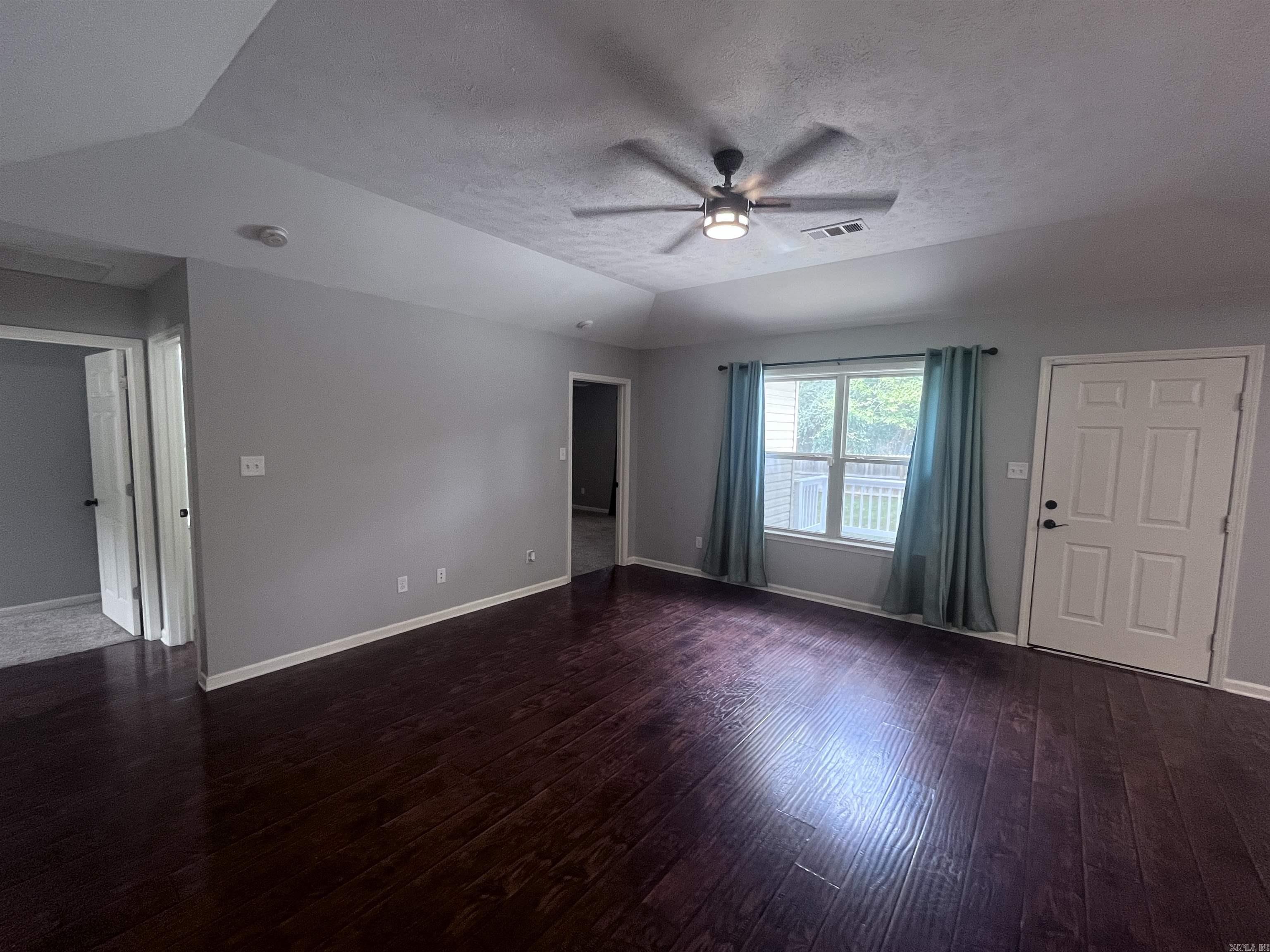 34 Shamsie  Ward, AR