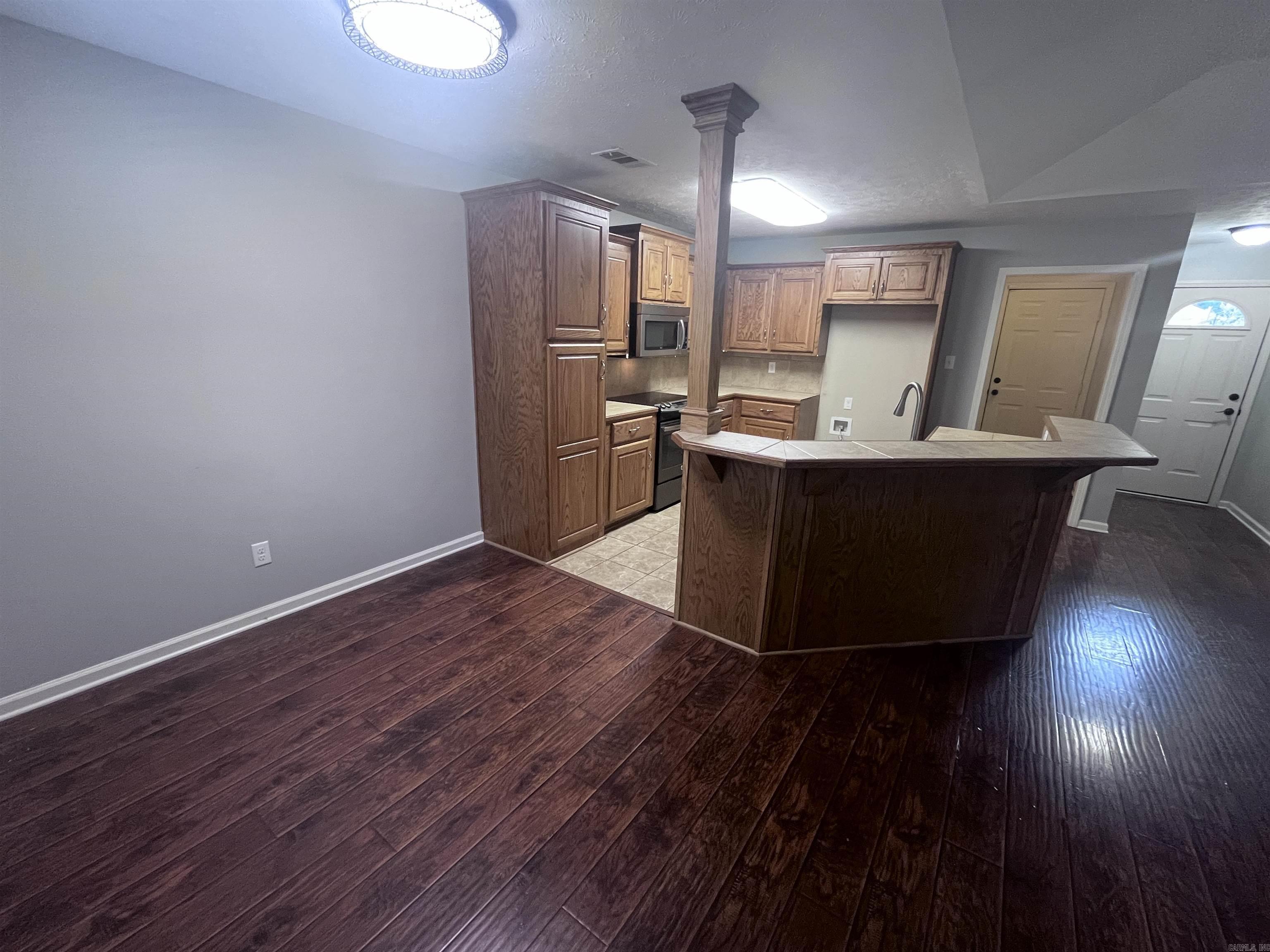 34 Shamsie  Ward, AR