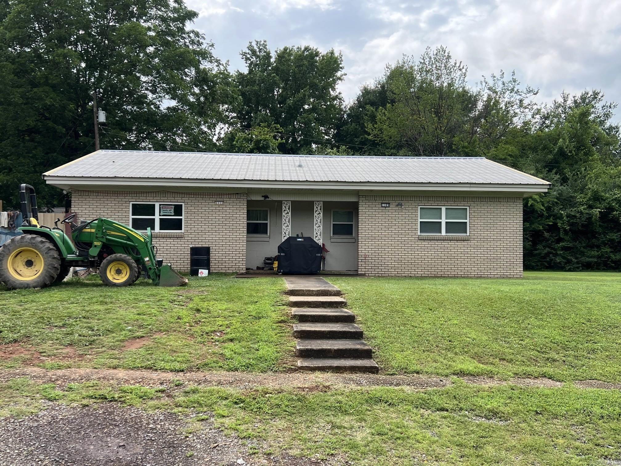 1111 Weiss  Mena, AR