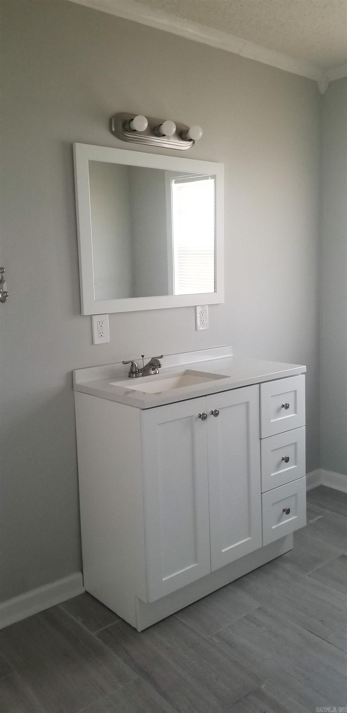 724 S Main  Benton, AR