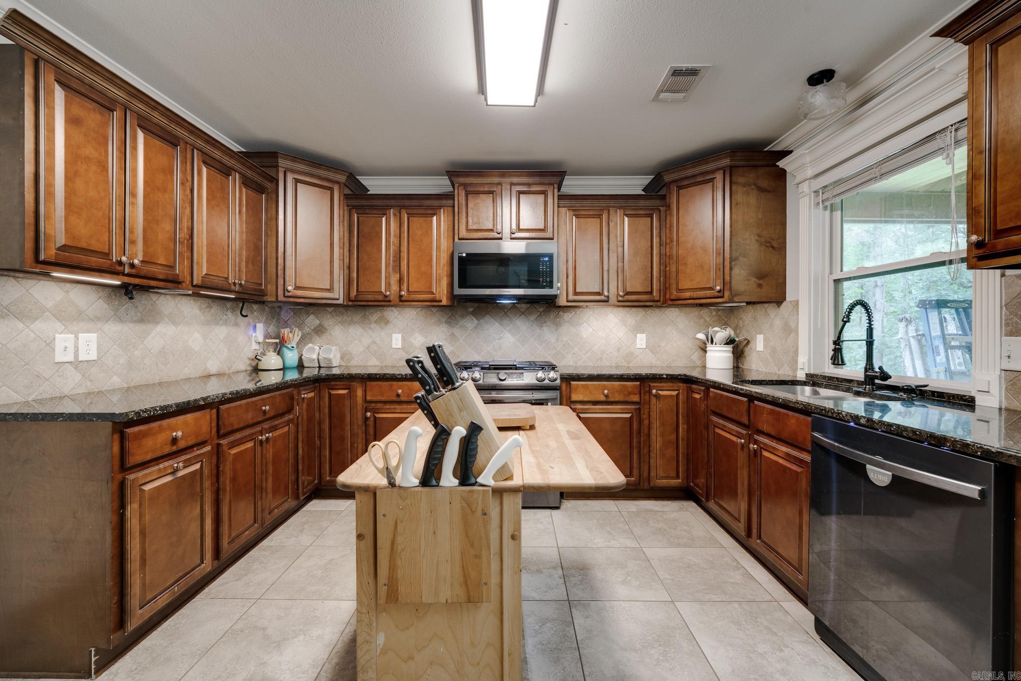 9006 Mars Hill  Bauxite, AR