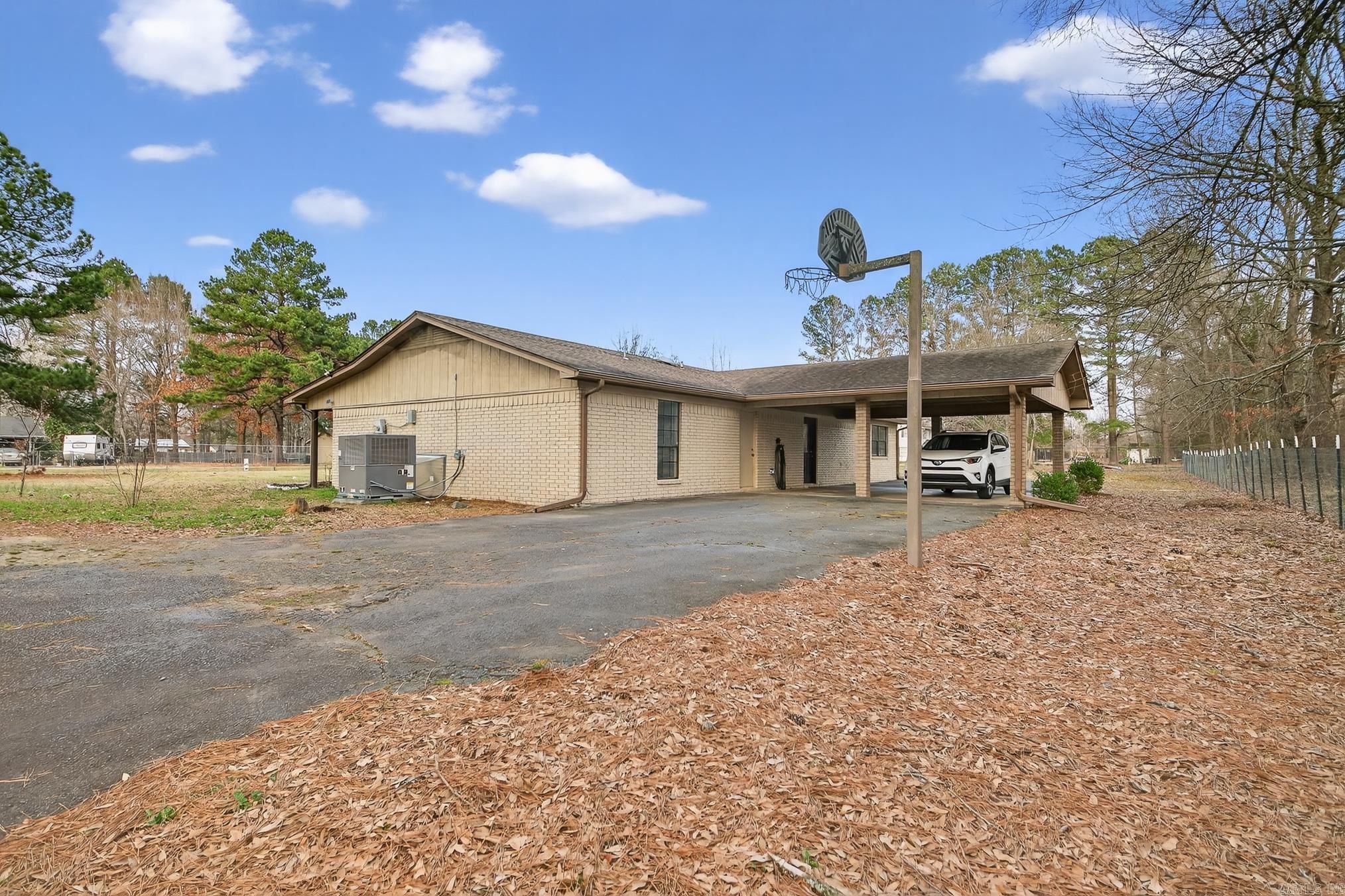 9 Snowden  Greenbrier, AR