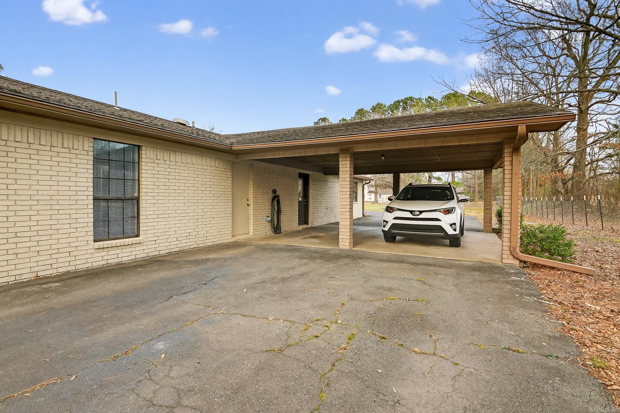 9 Snowden  Greenbrier, AR