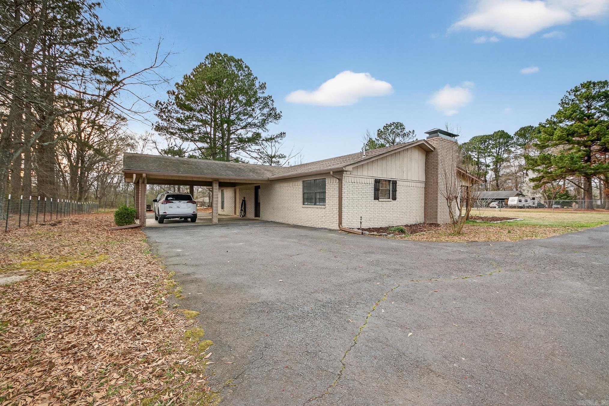 9 Snowden  Greenbrier, AR