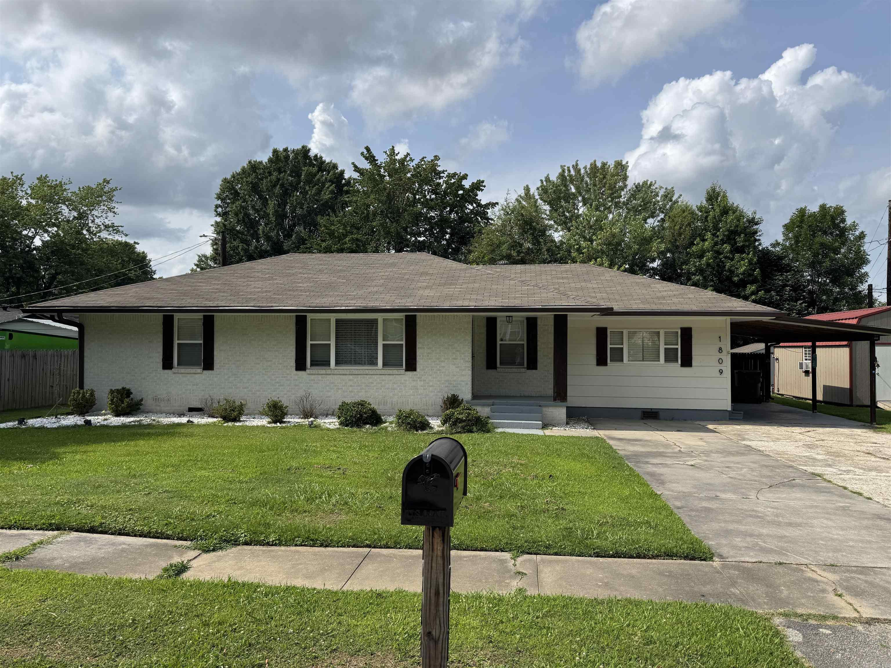 1809 Woodland  Paragould, AR