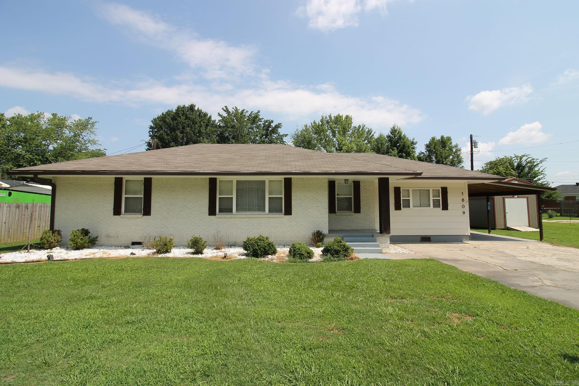 1809  Woodland  Paragould, AR