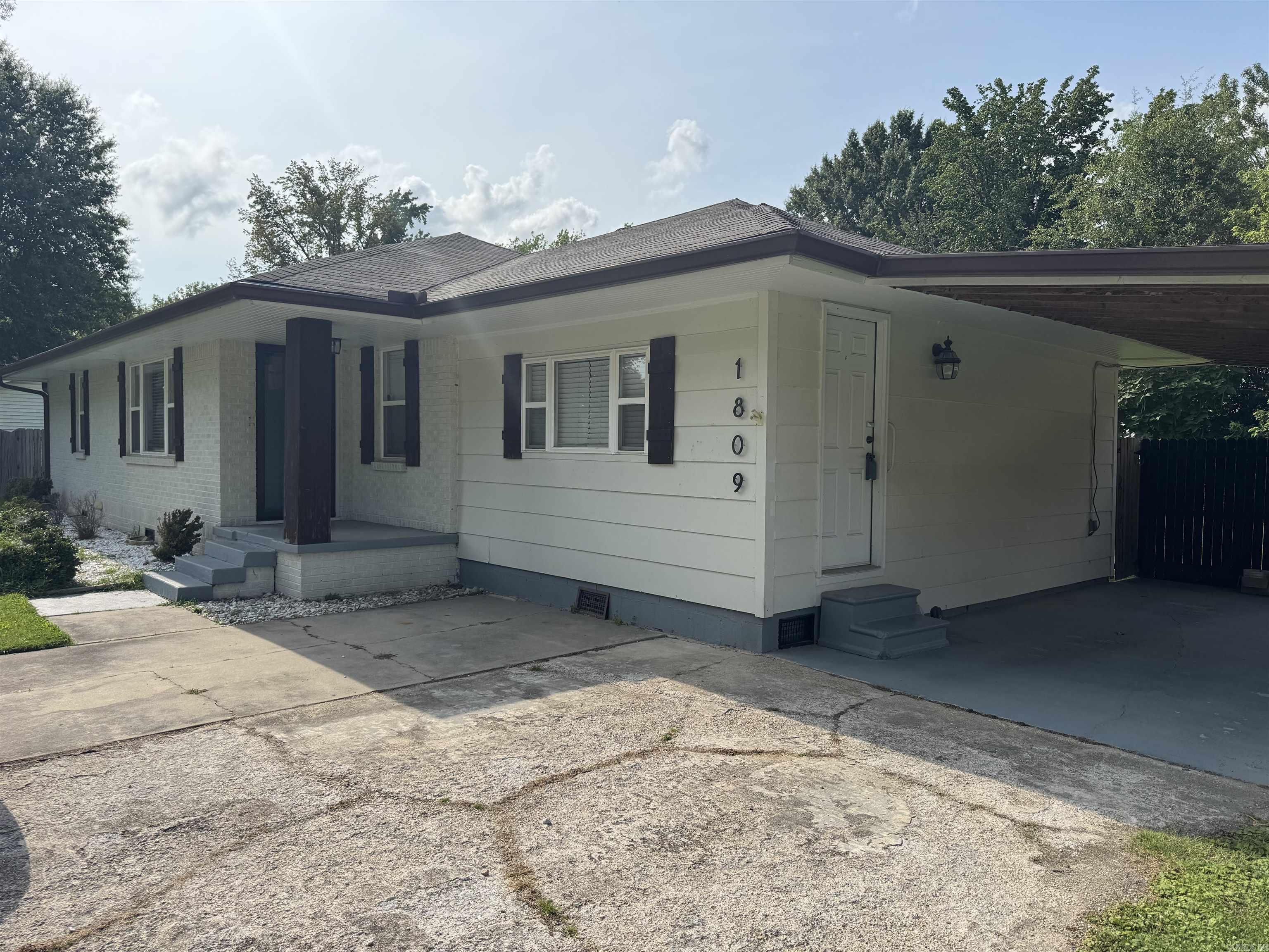 1809 Woodland  Paragould, AR