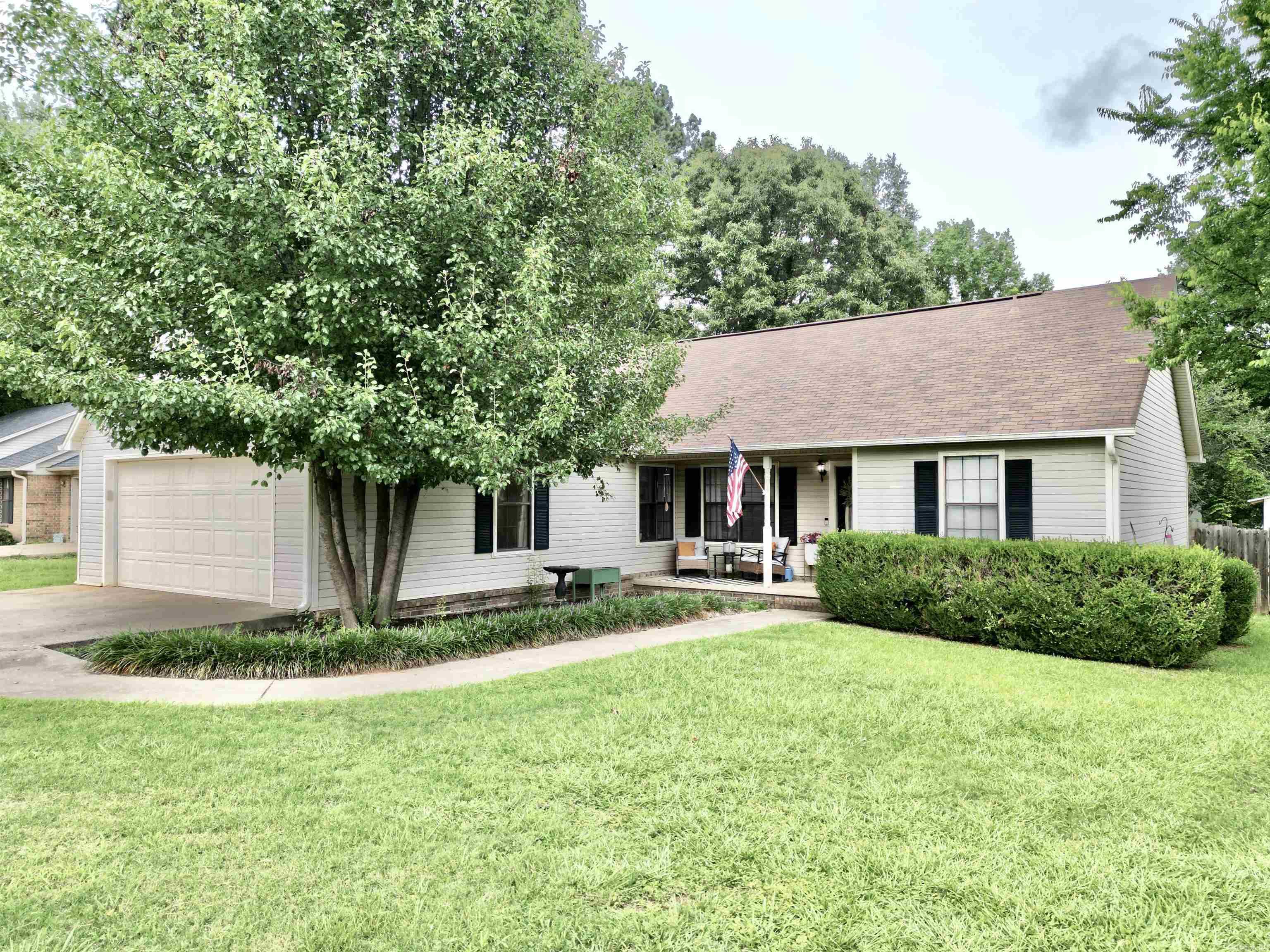 10 Valley Ct.  Sheridan, AR