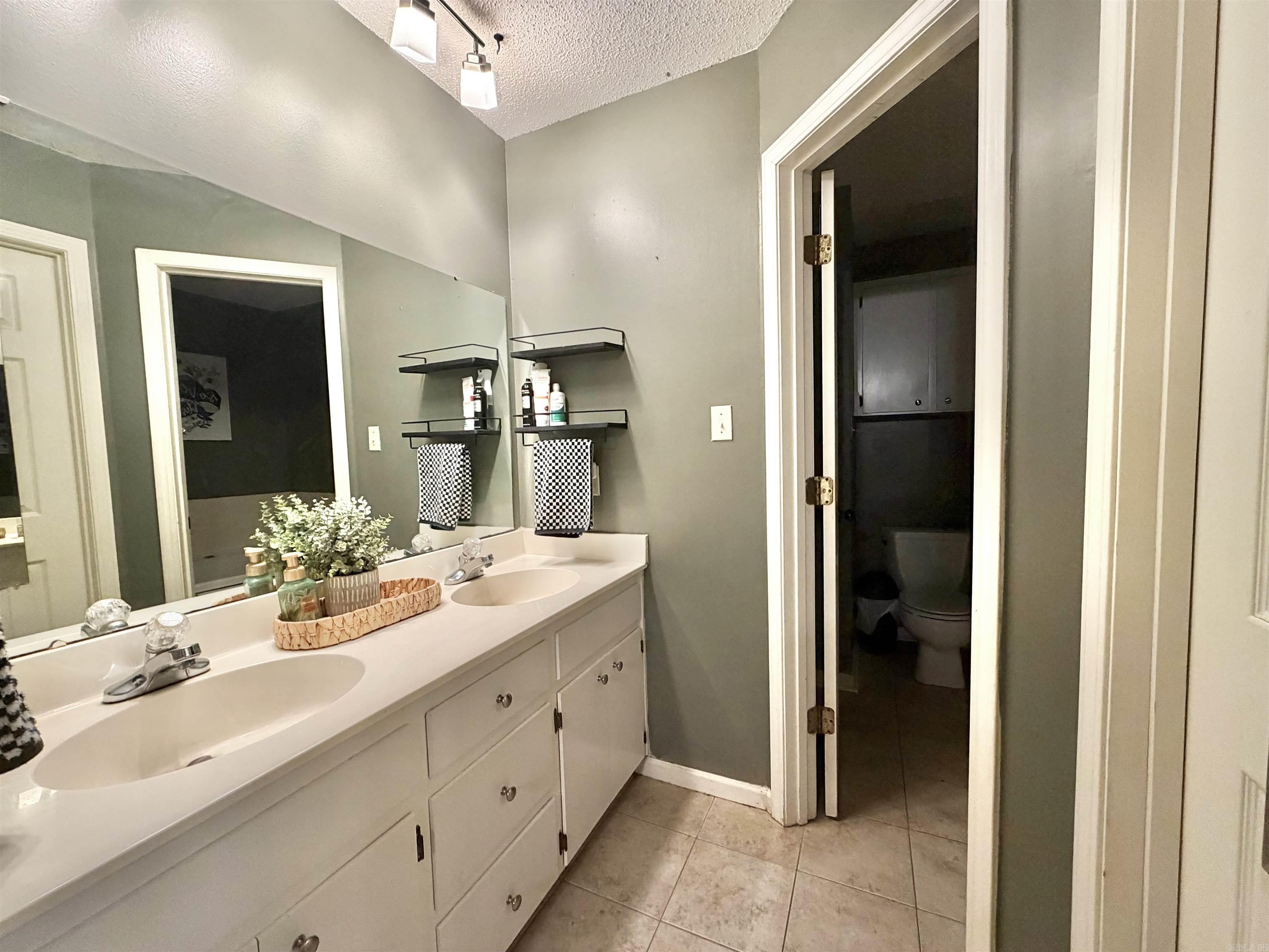 10 Valley Ct.  Sheridan, AR