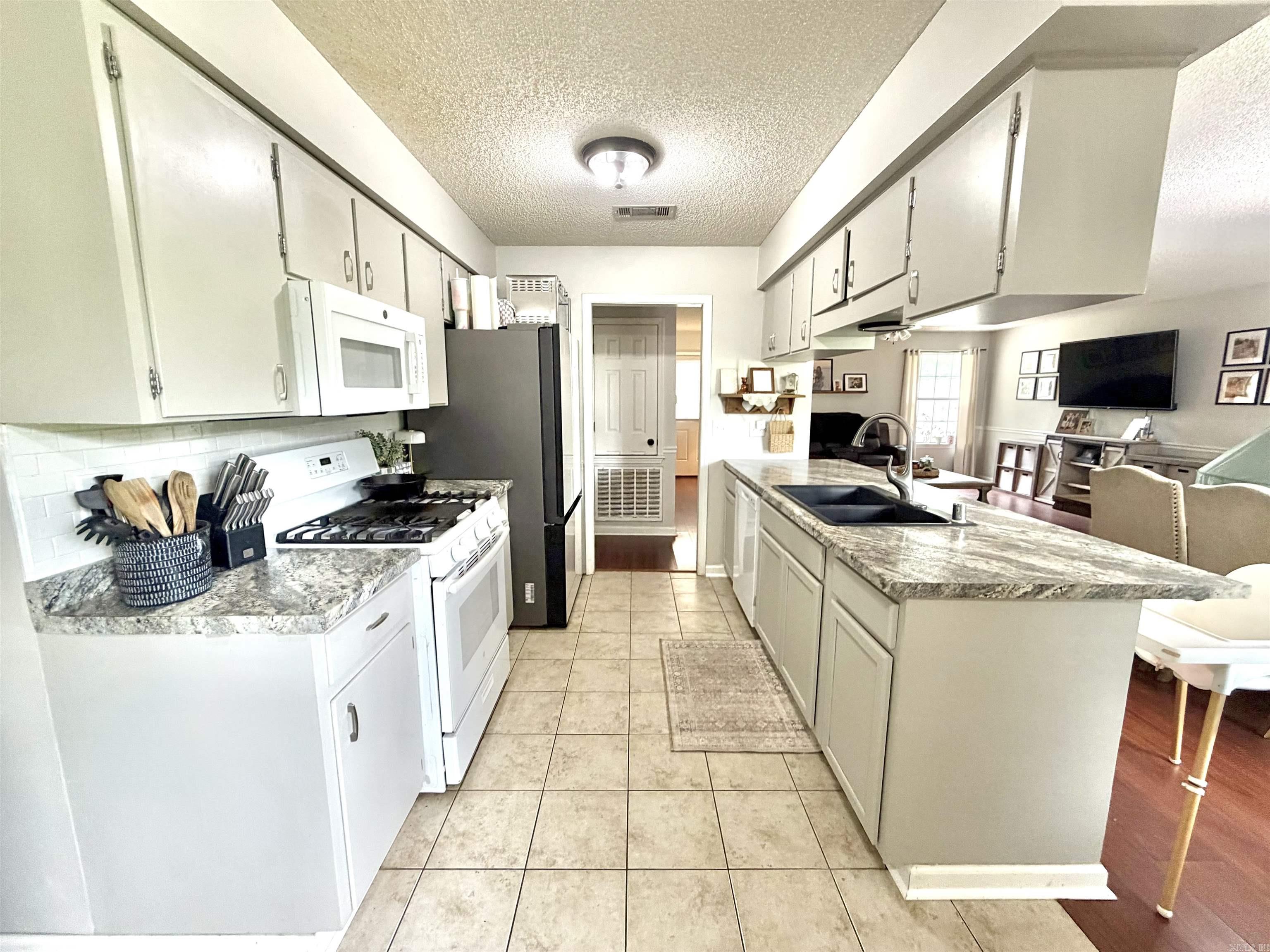 10 Valley Ct.  Sheridan, AR
