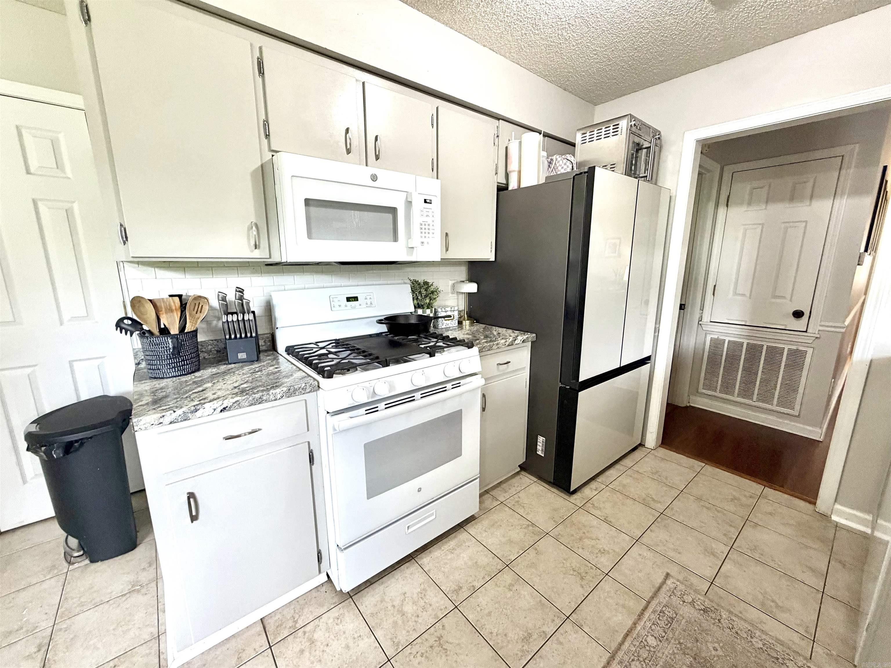 10 Valley Ct.  Sheridan, AR