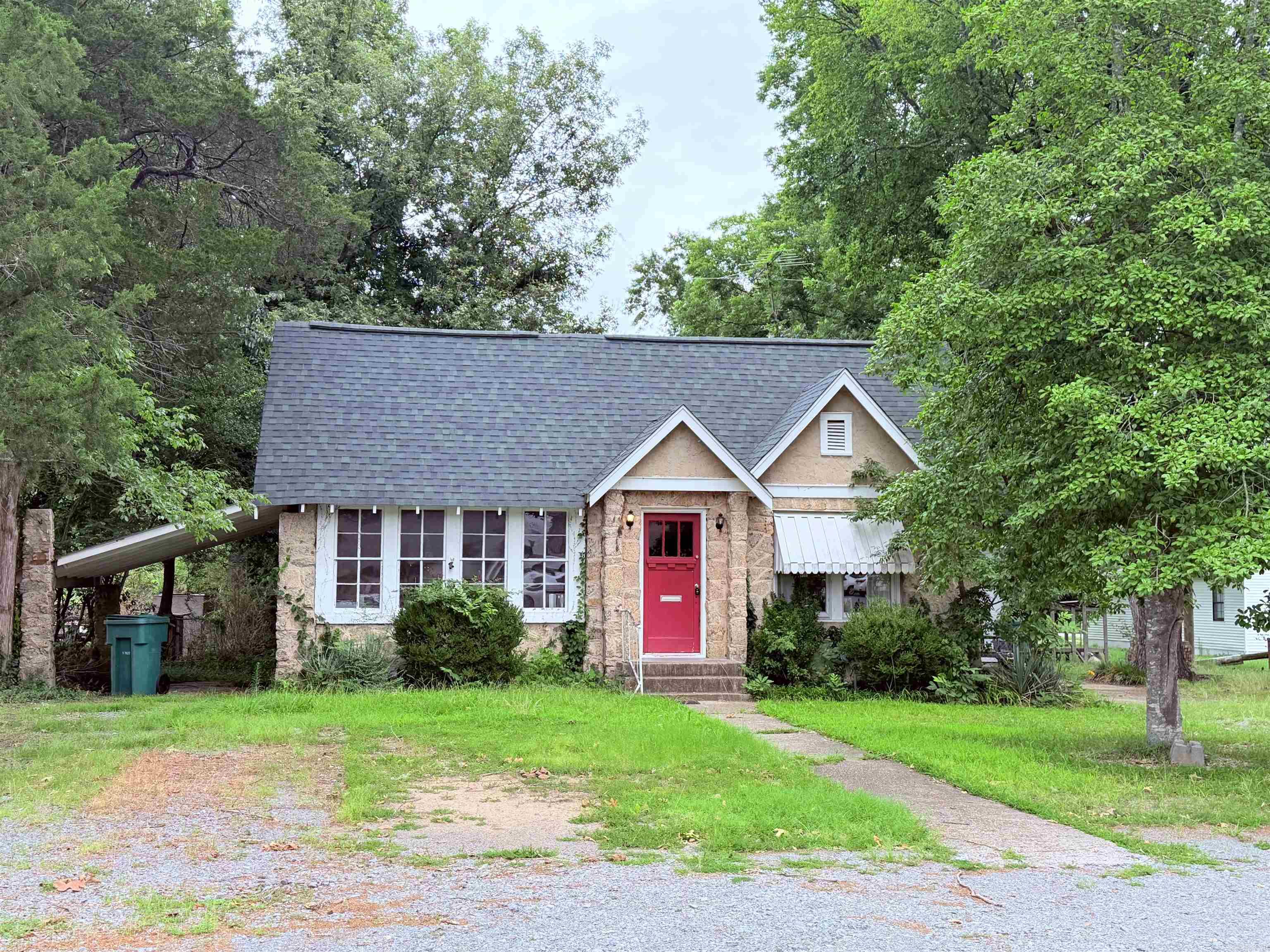 8305 Dollarway Rd.  White Hall, AR