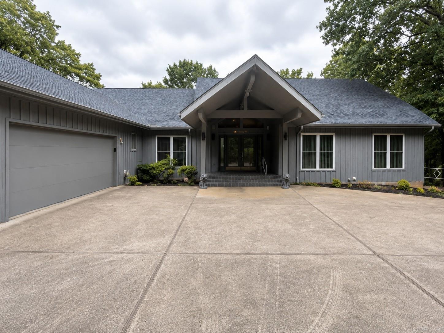 56 N Lakeshore Drive  Cherokee Village, AR