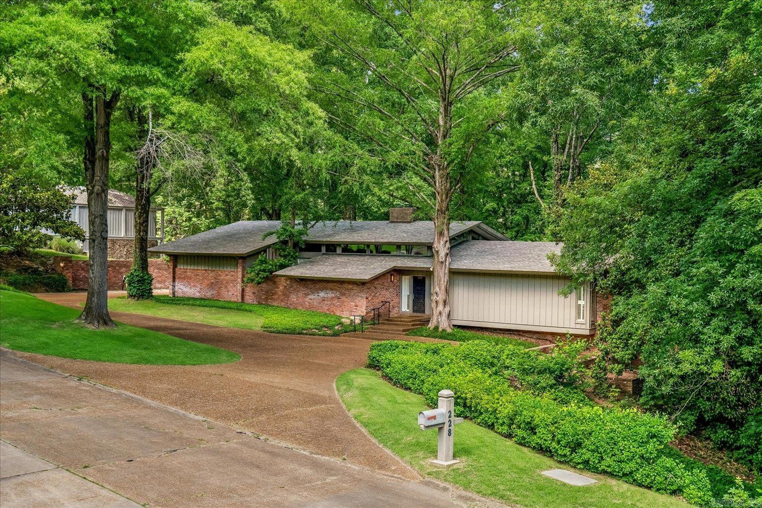 228 Summit  Forrest City, AR