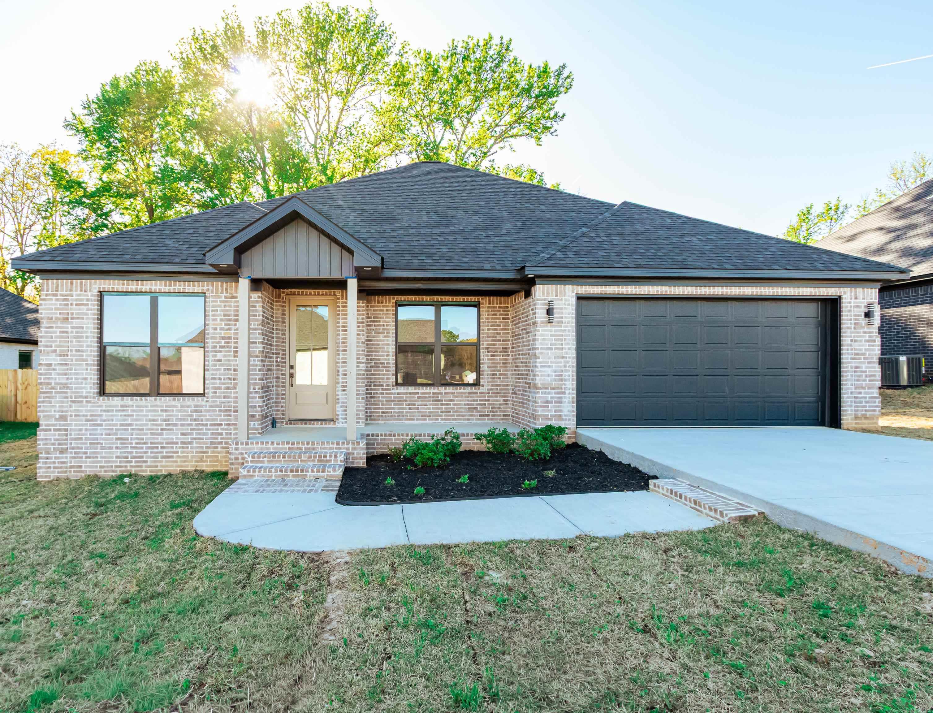 1433 JUSTICE  Jacksonville, AR