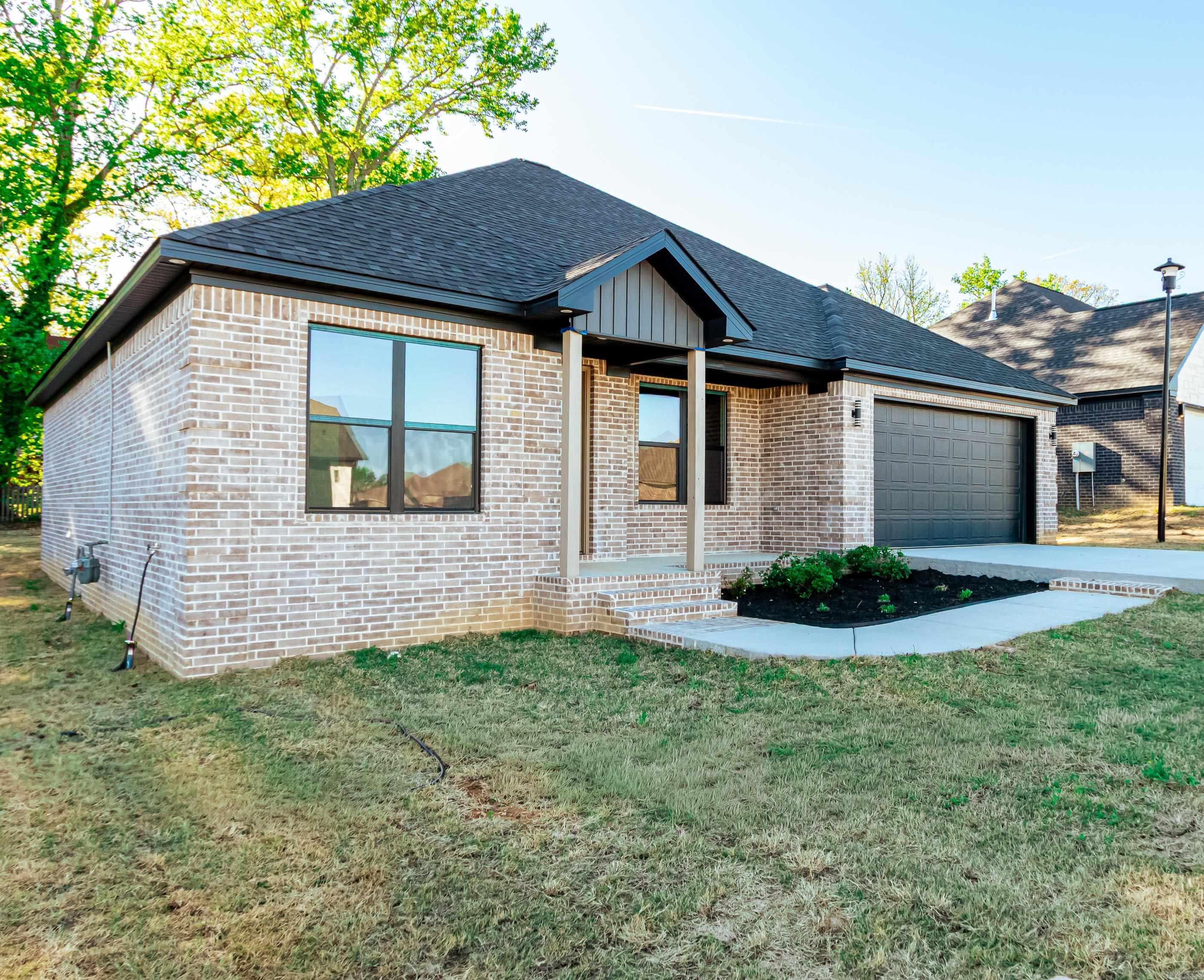 1433 JUSTICE  Jacksonville, AR