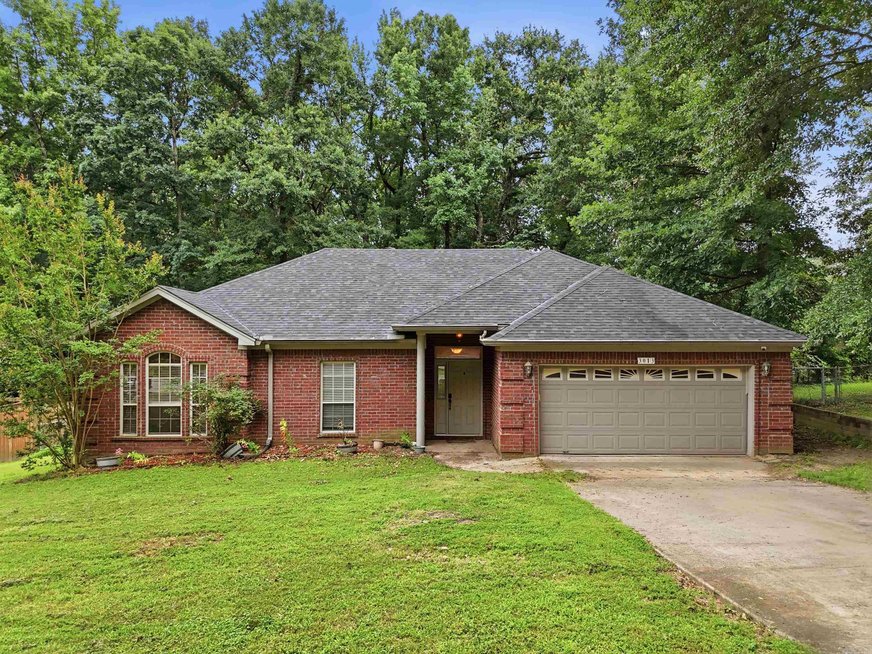 3013 W Greenbrier  Benton, AR