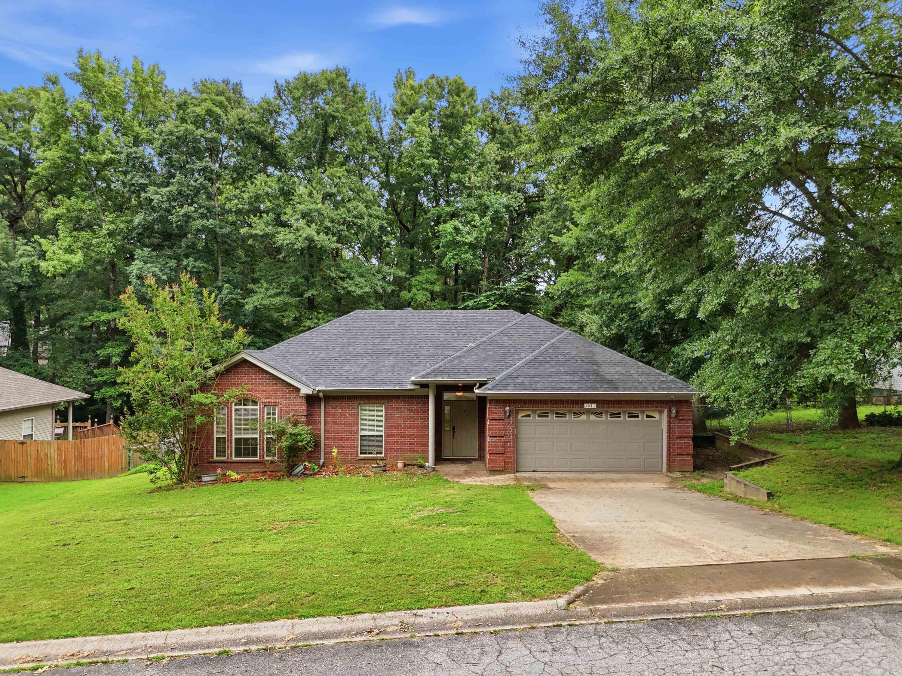 3013 W Greenbrier  Benton, AR