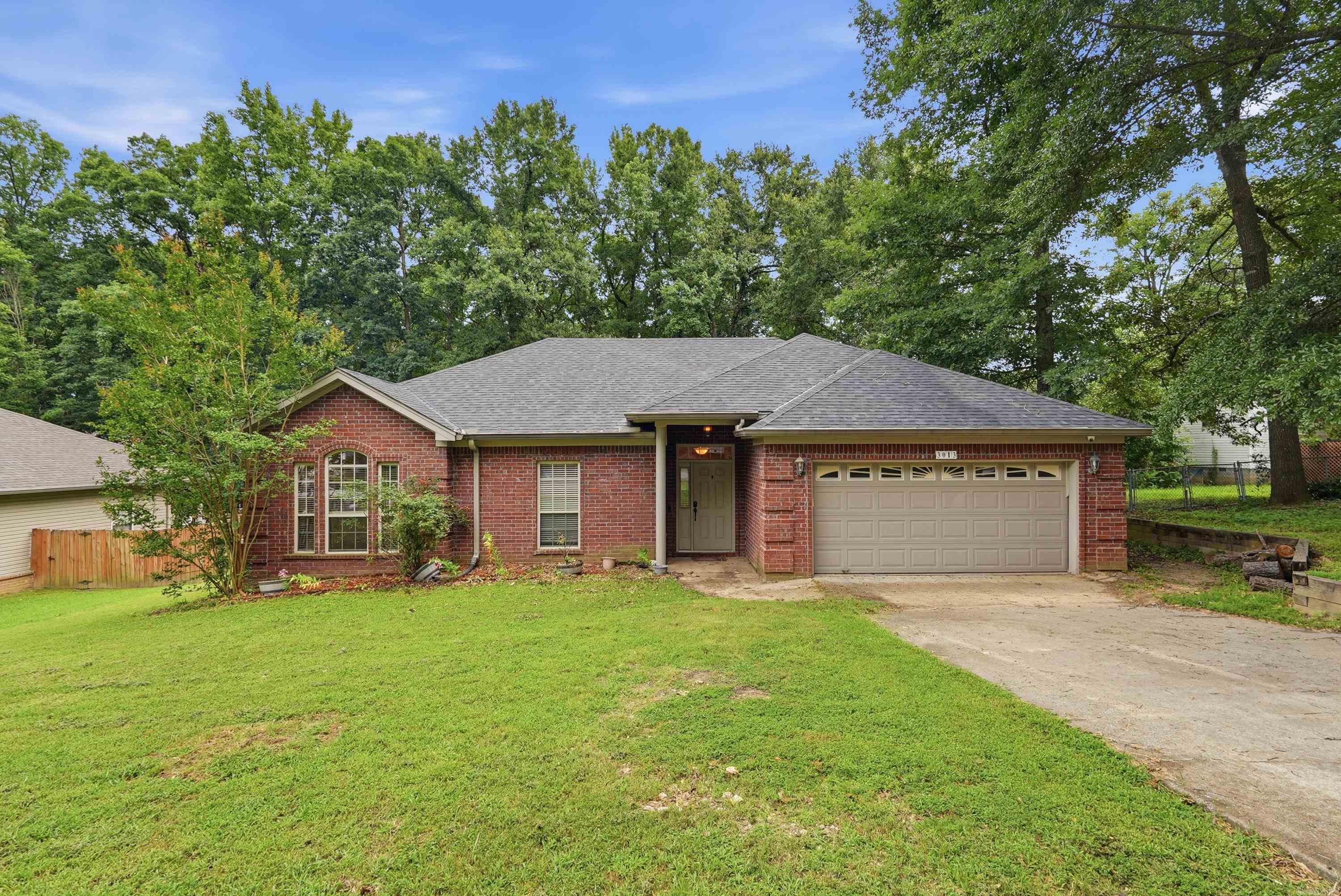 3013 W Greenbrier  Benton, AR