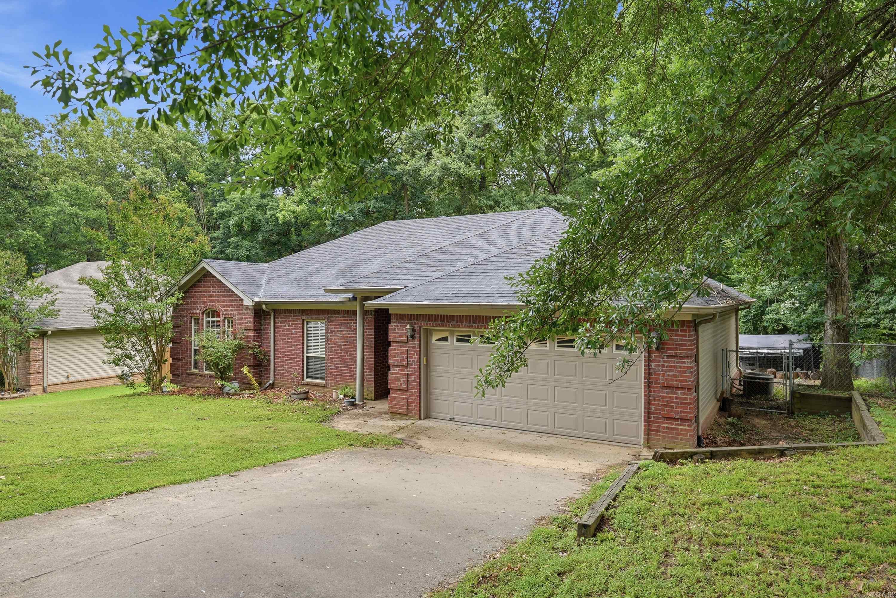 3013 W Greenbrier  Benton, AR