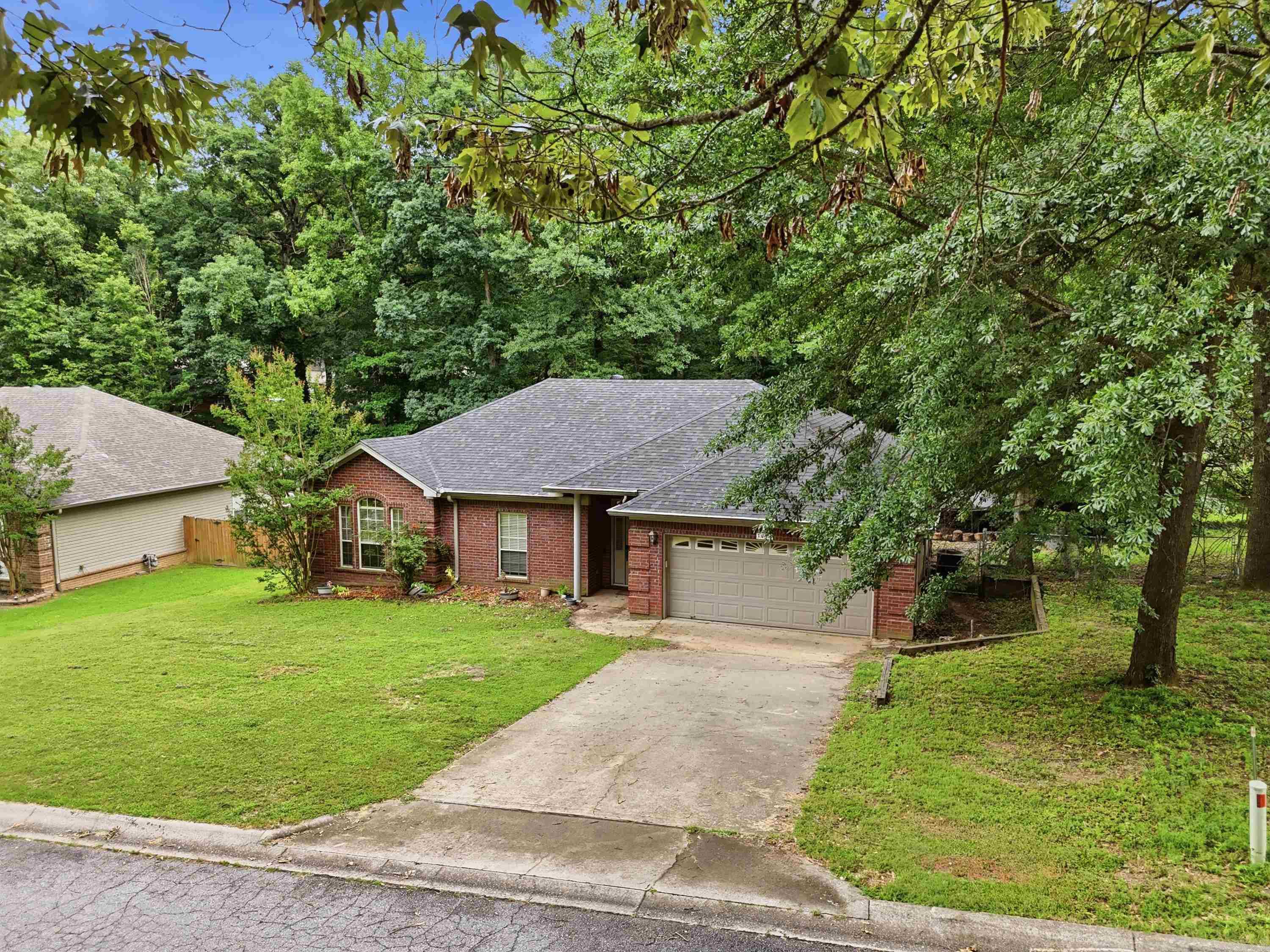 3013 W Greenbrier  Benton, AR