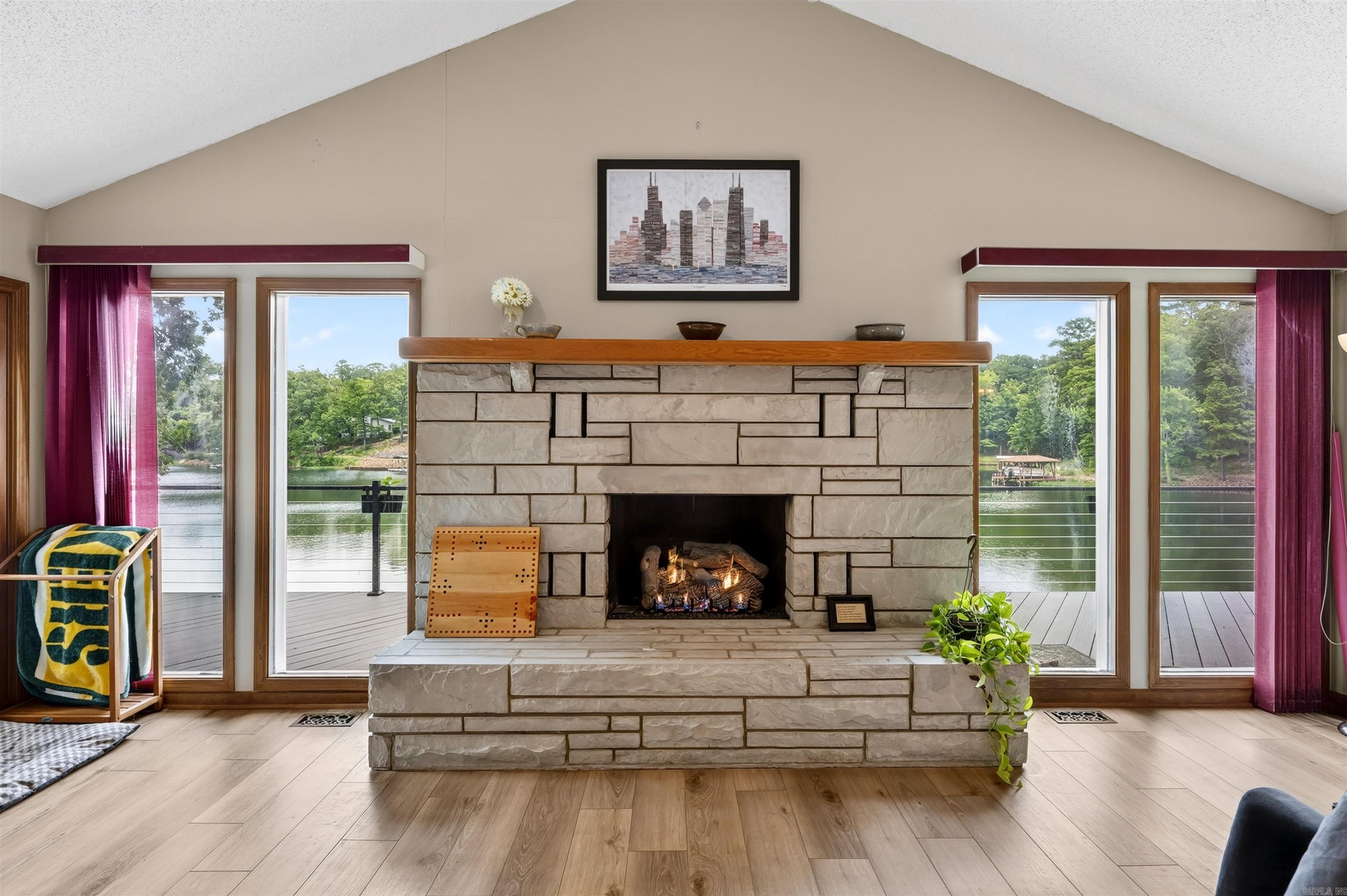 7 Llana  Hot Springs Village, AR