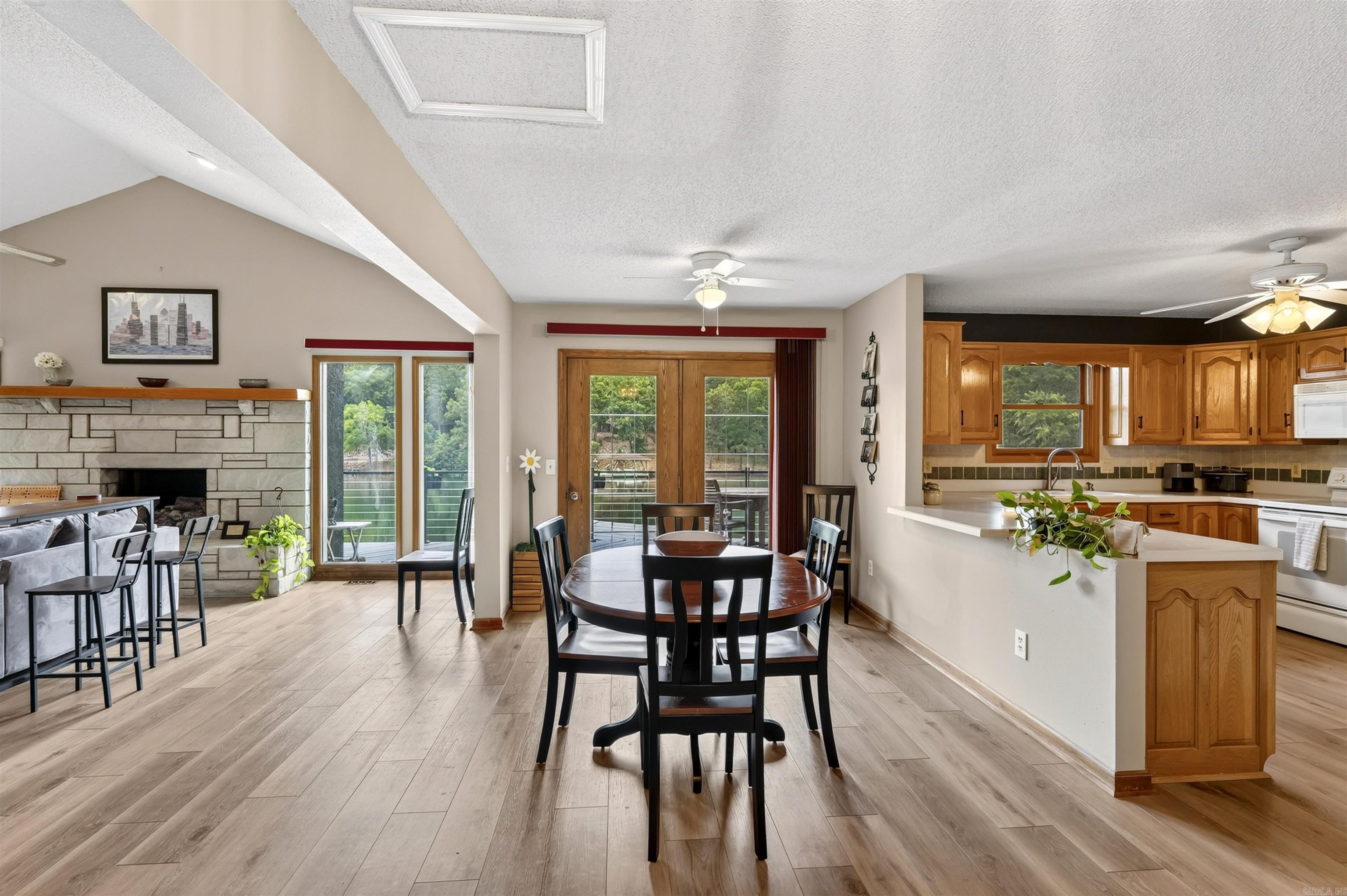 7 Llana  Hot Springs Village, AR