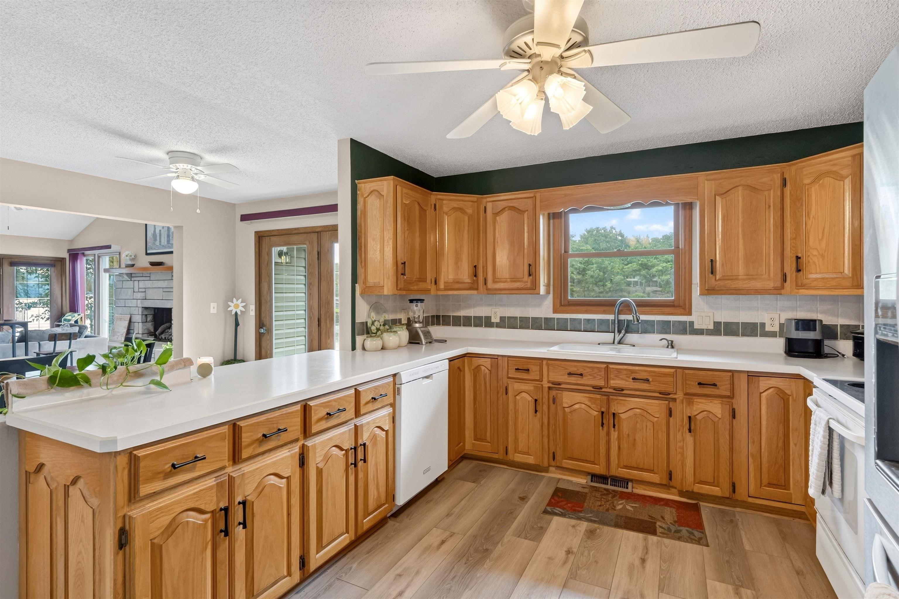 7 Llana  Hot Springs Village, AR