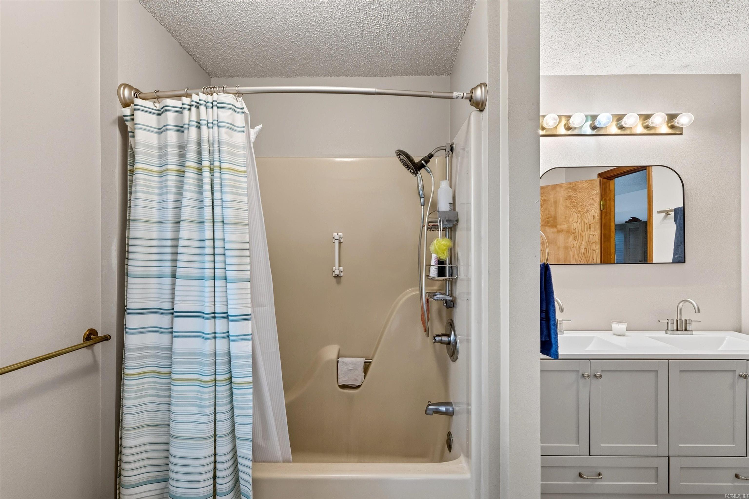 7 Llana  Hot Springs Village, AR