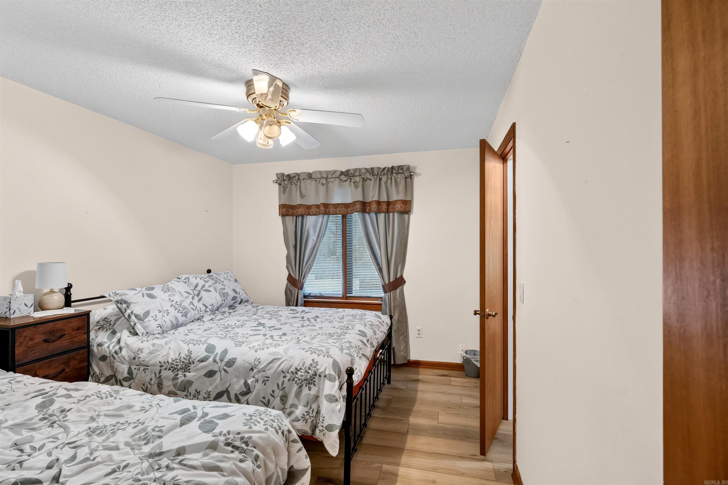 7 Llana  Hot Springs Village, AR