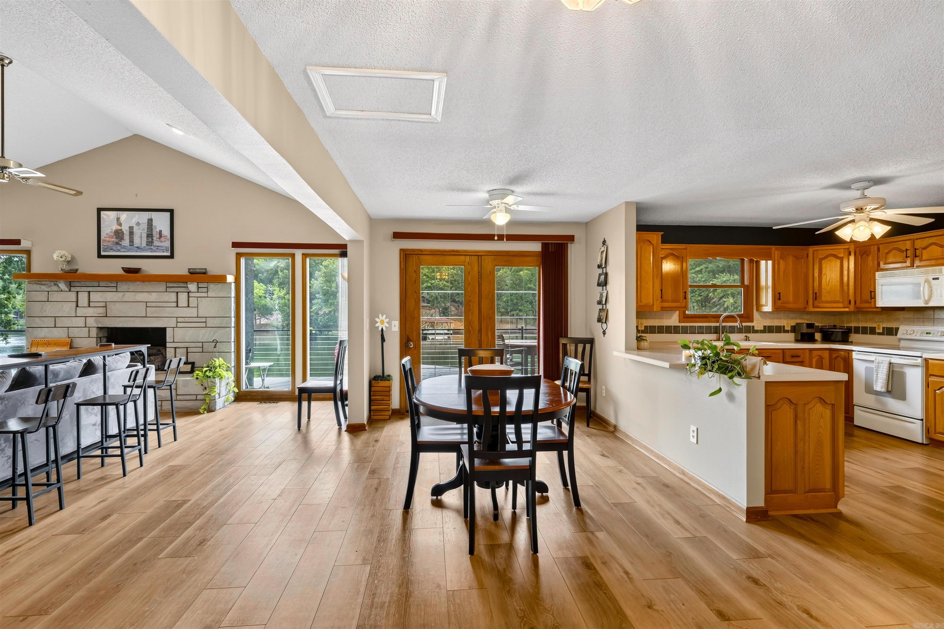 7 Llana  Hot Springs Village, AR