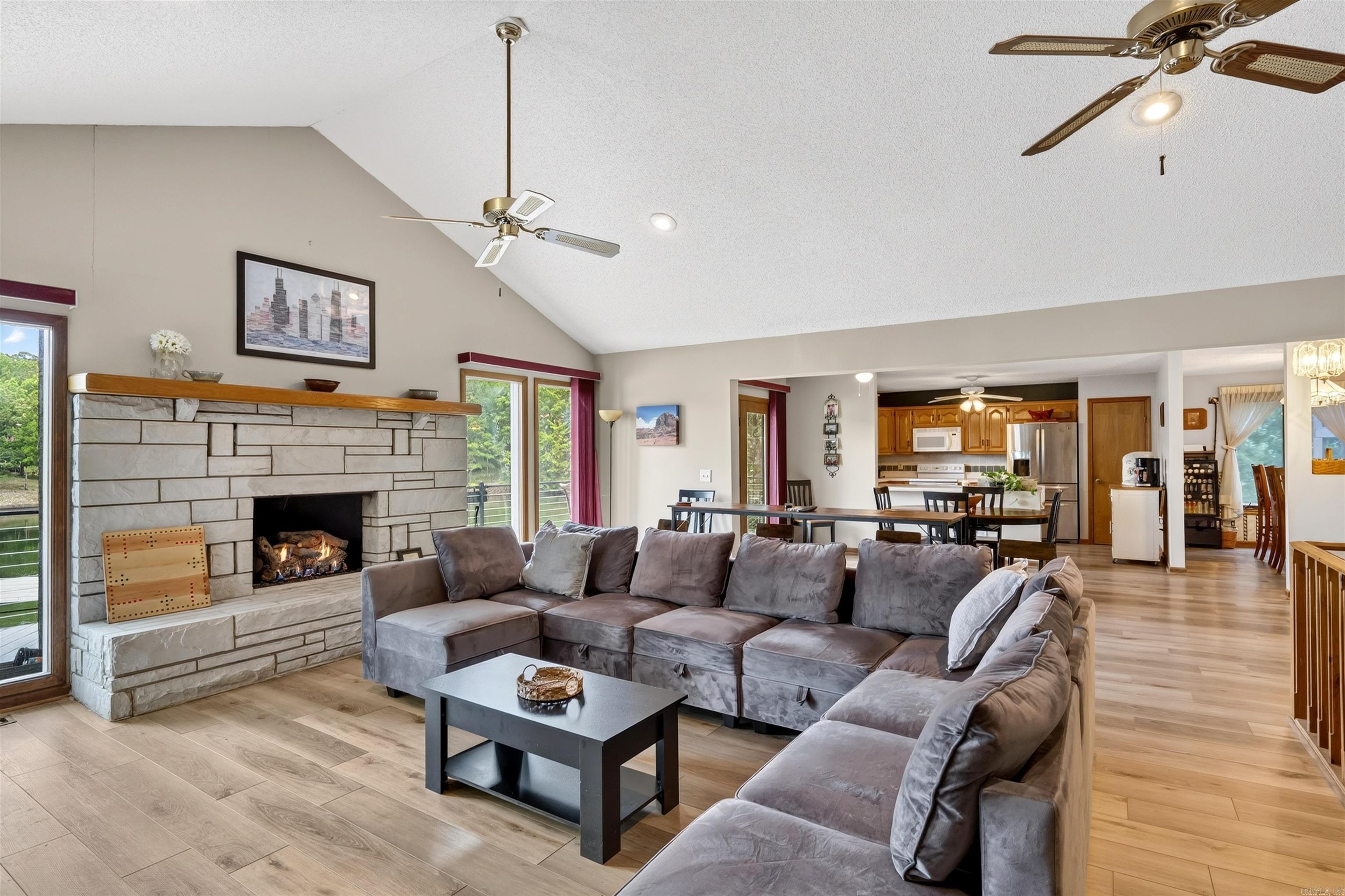 7 Llana  Hot Springs Village, AR