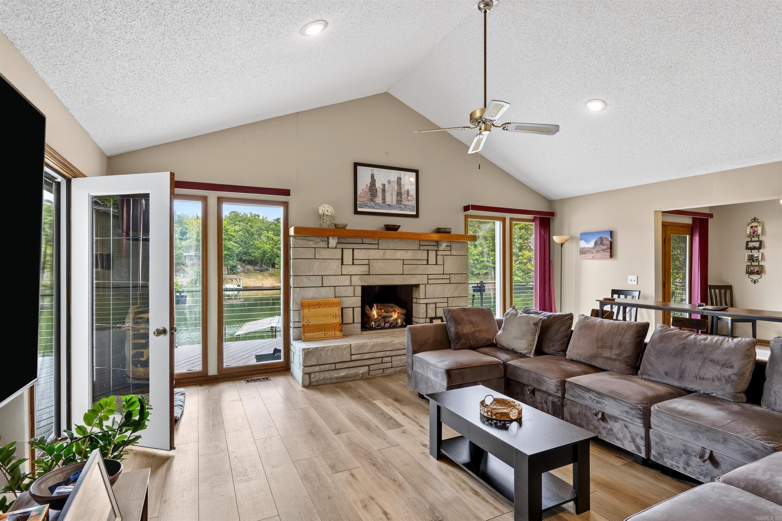 7 Llana  Hot Springs Village, AR