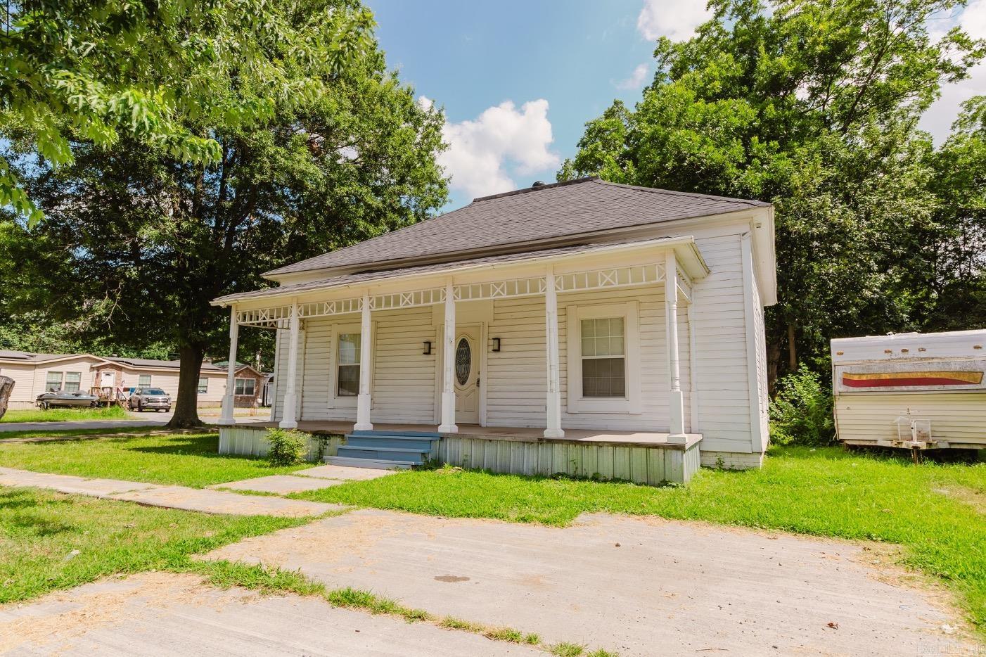 628 E 2nd  Stuttgart, AR