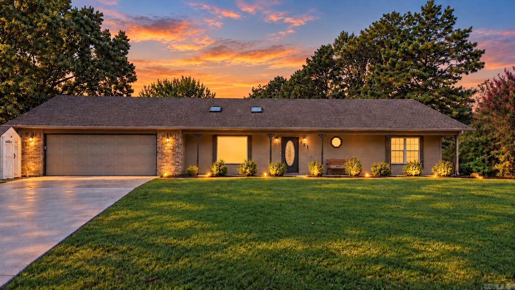 121 Rolling Meadows Lane — exterior