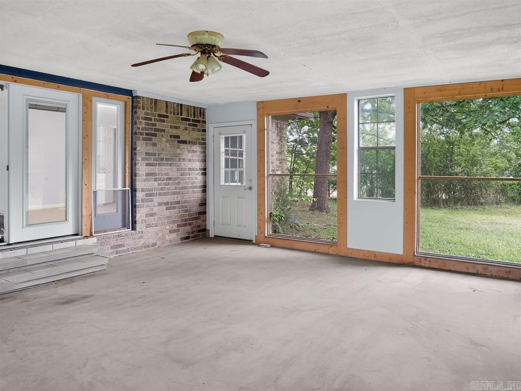 121 Rolling Meadows  Austin, AR