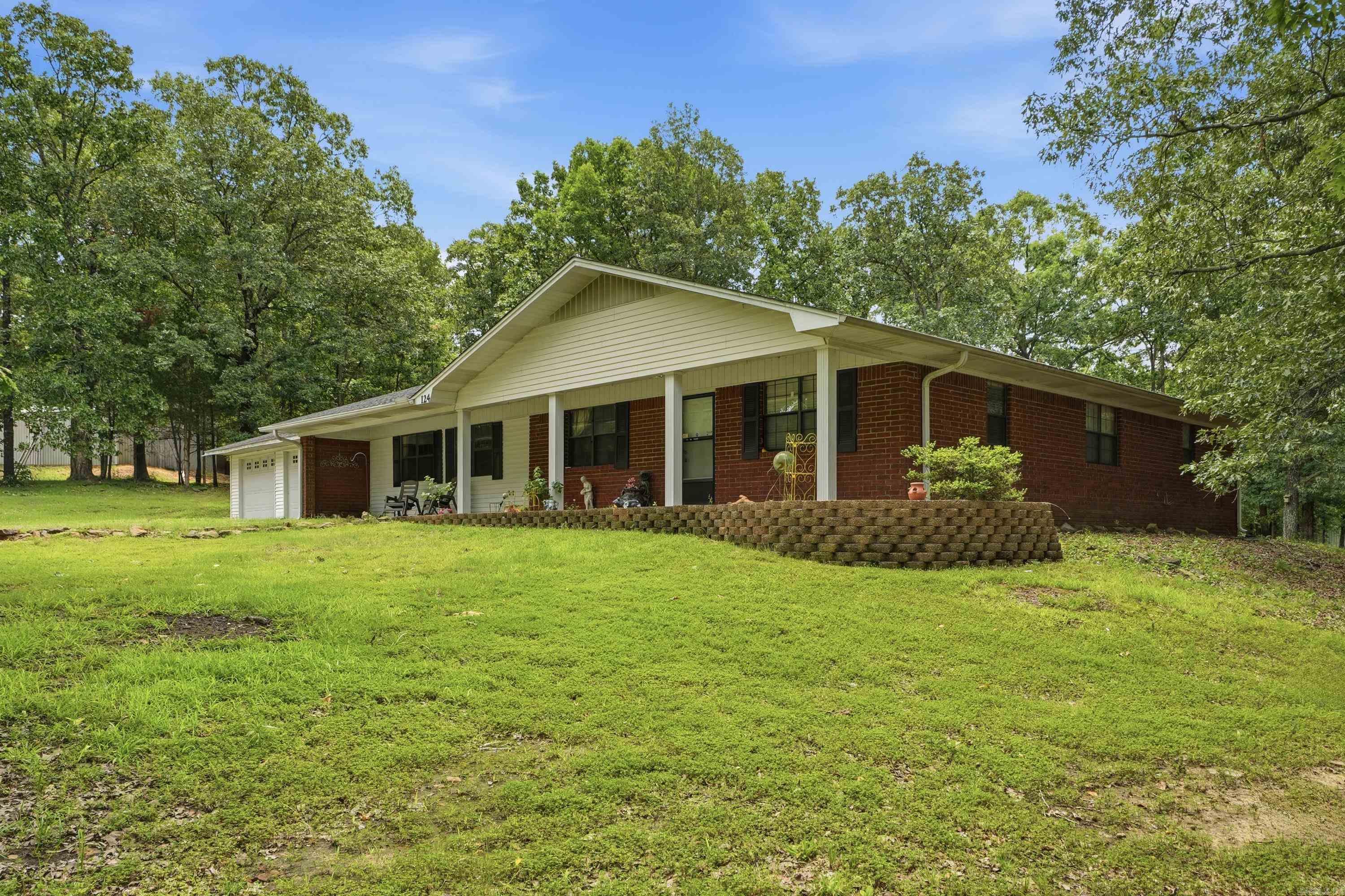124 E Pin Oak  Rose Bud, AR