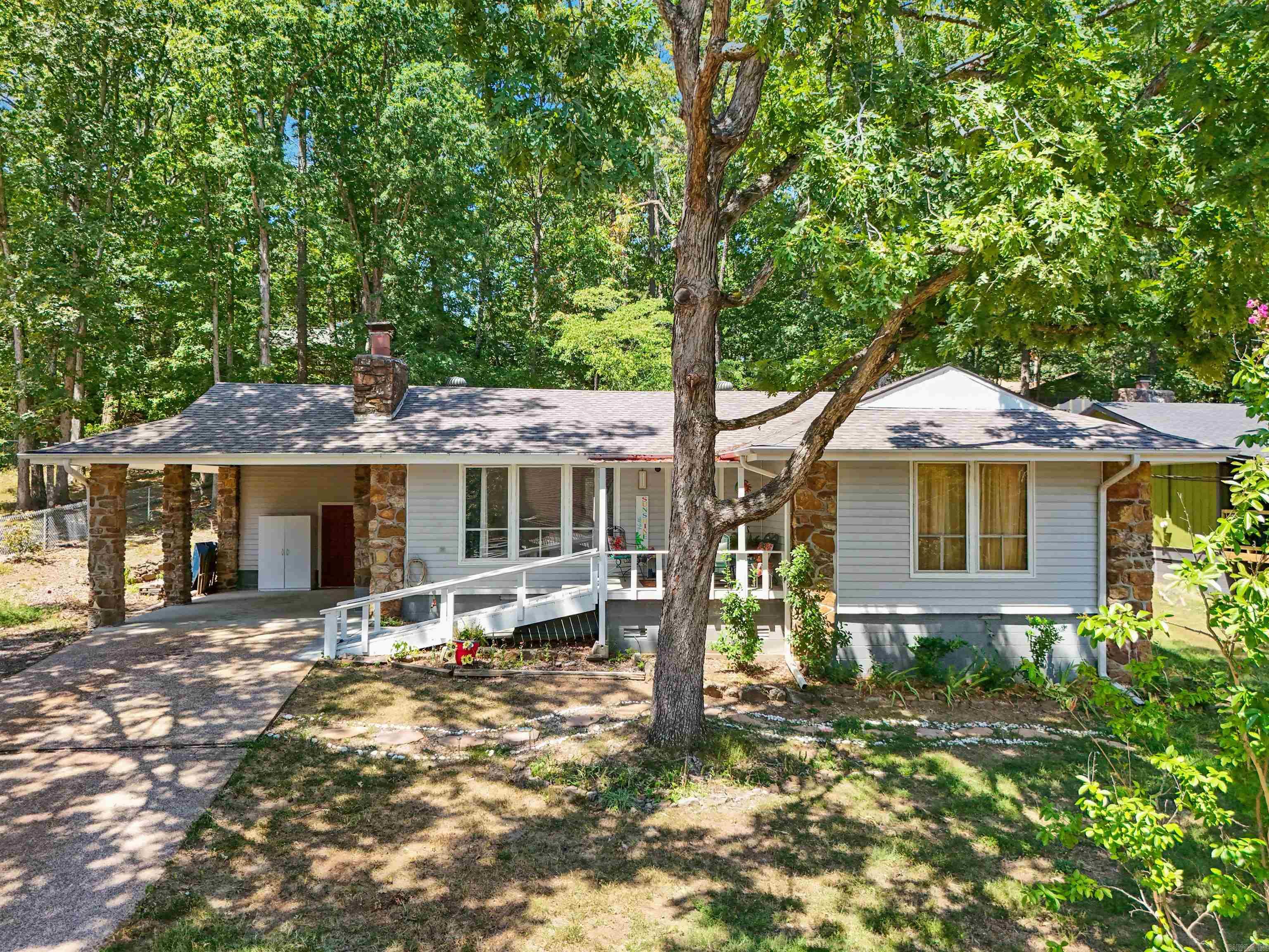 173 Pine Knot  Fairfield Bay, AR