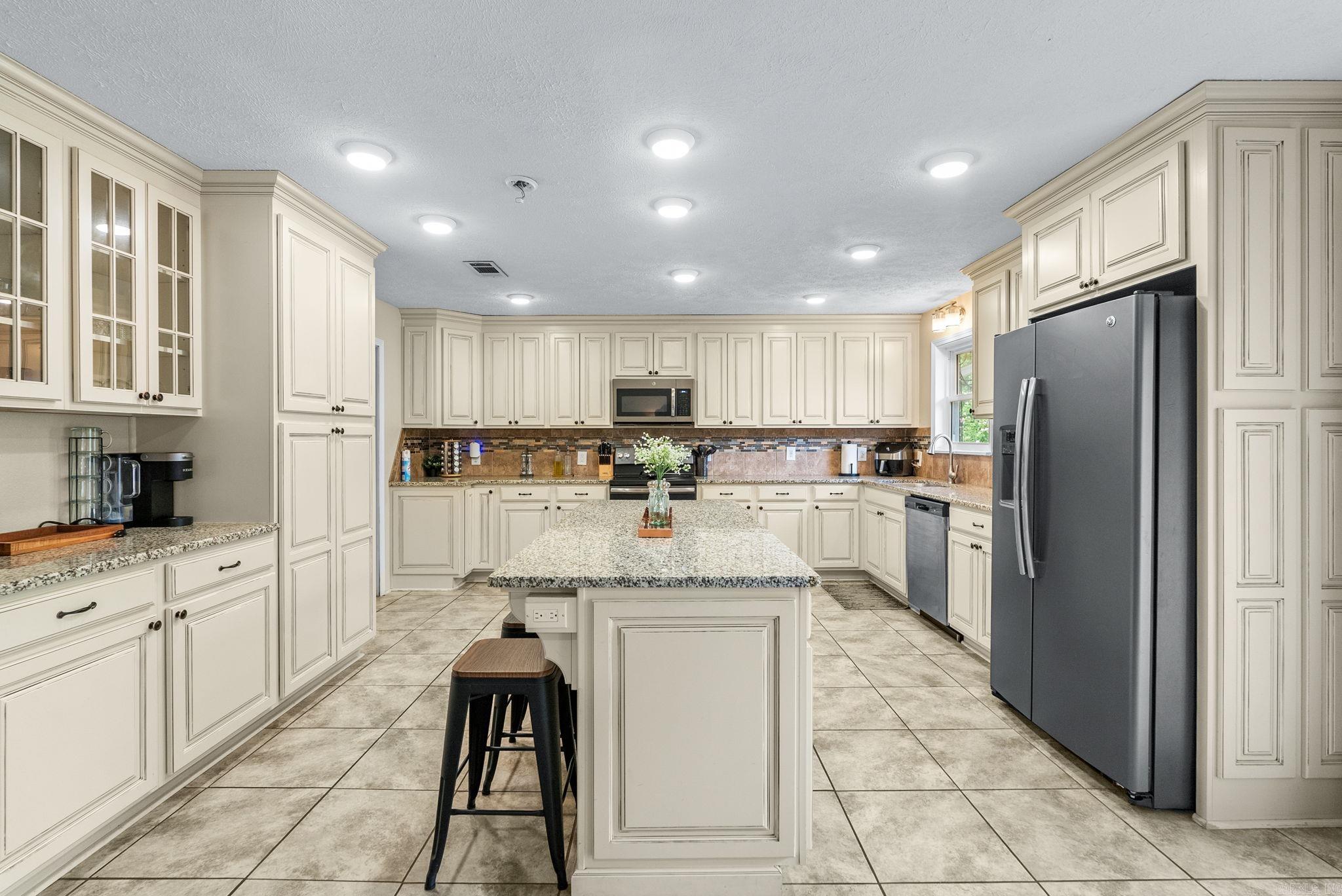 320 Indianhead  Sherwood, AR