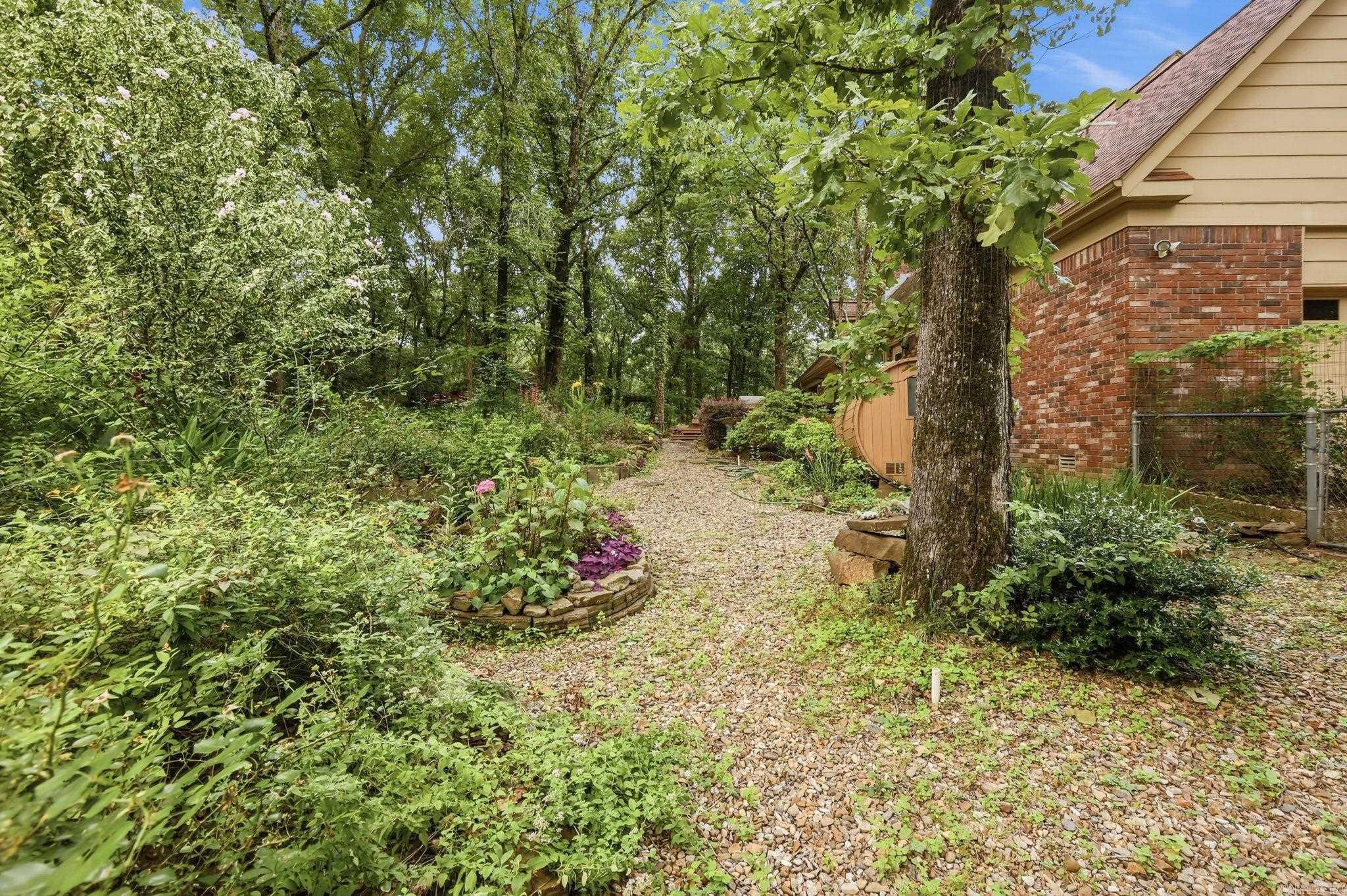 8 Woodsong  Roland, AR