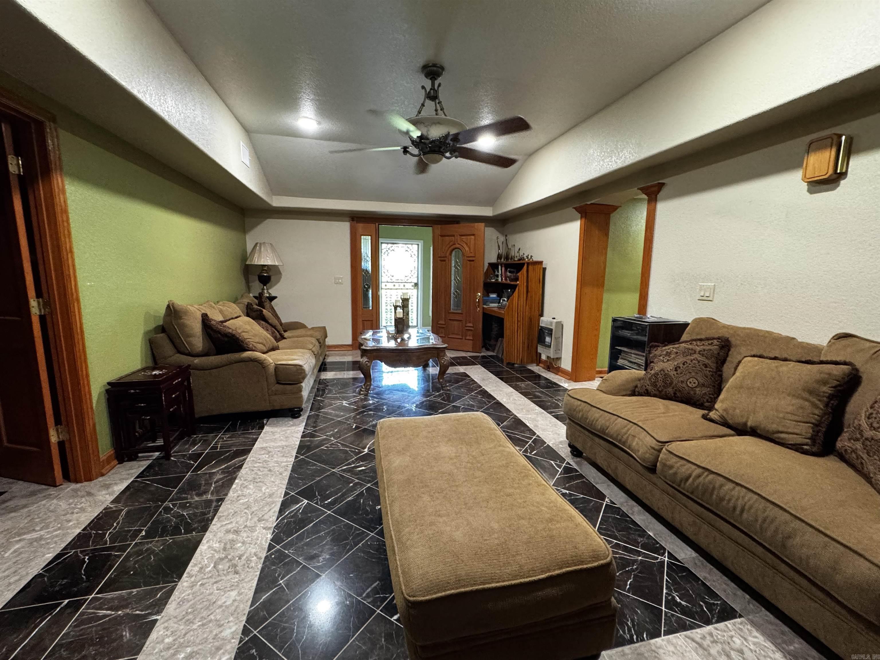 218 N 1st St  Madison, AR