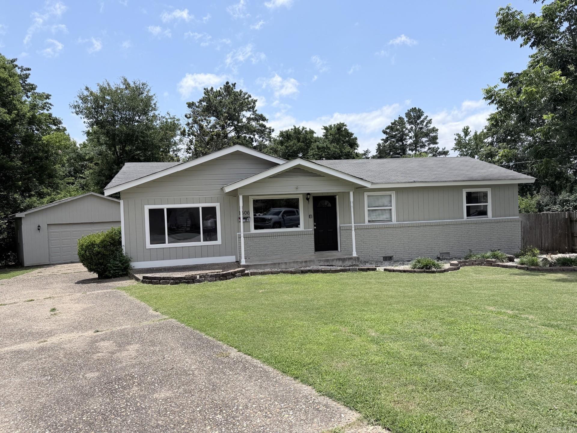 1606 Lariat  Sherwood, AR
