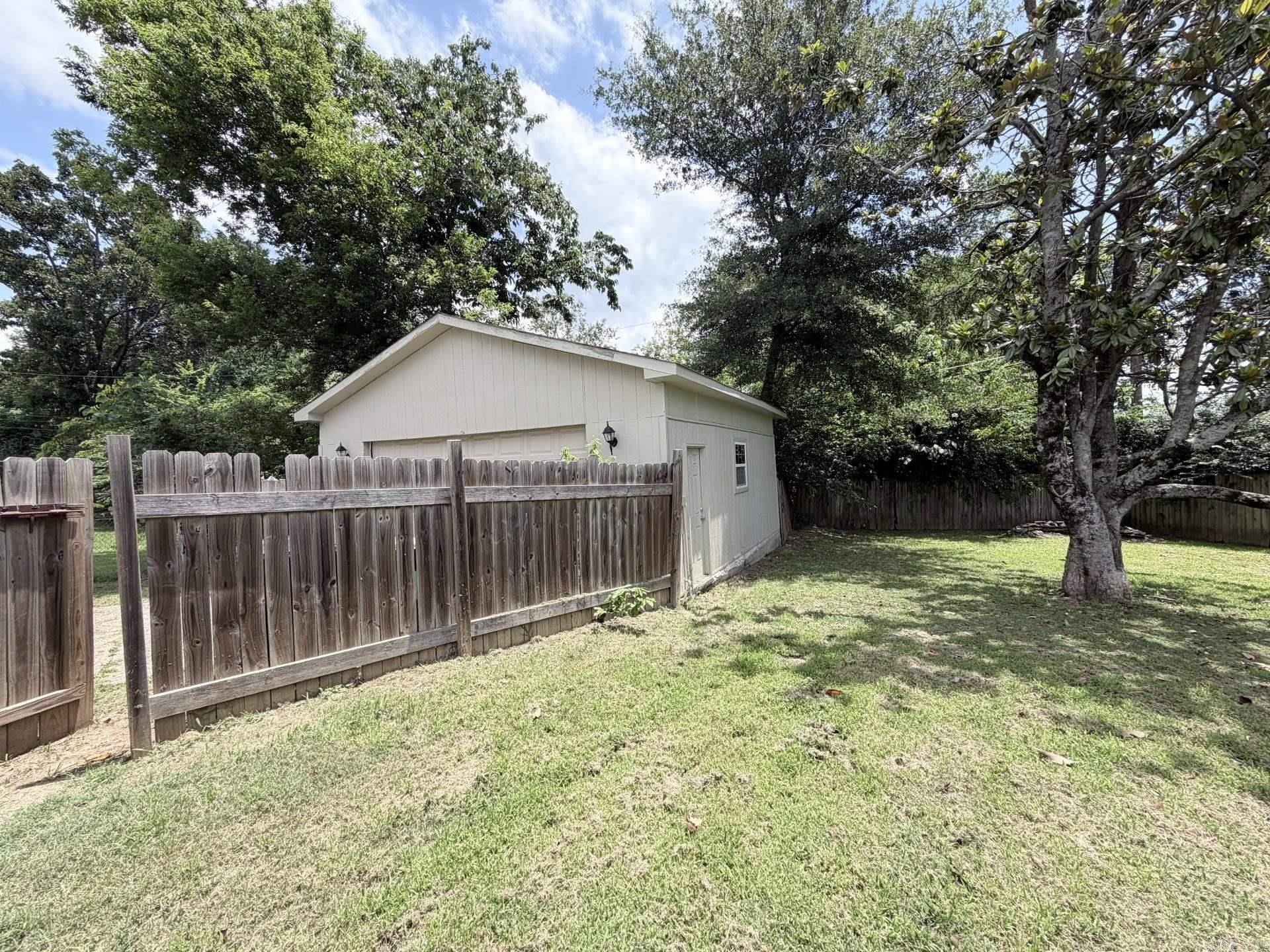 1606 Lariat  Sherwood, AR
